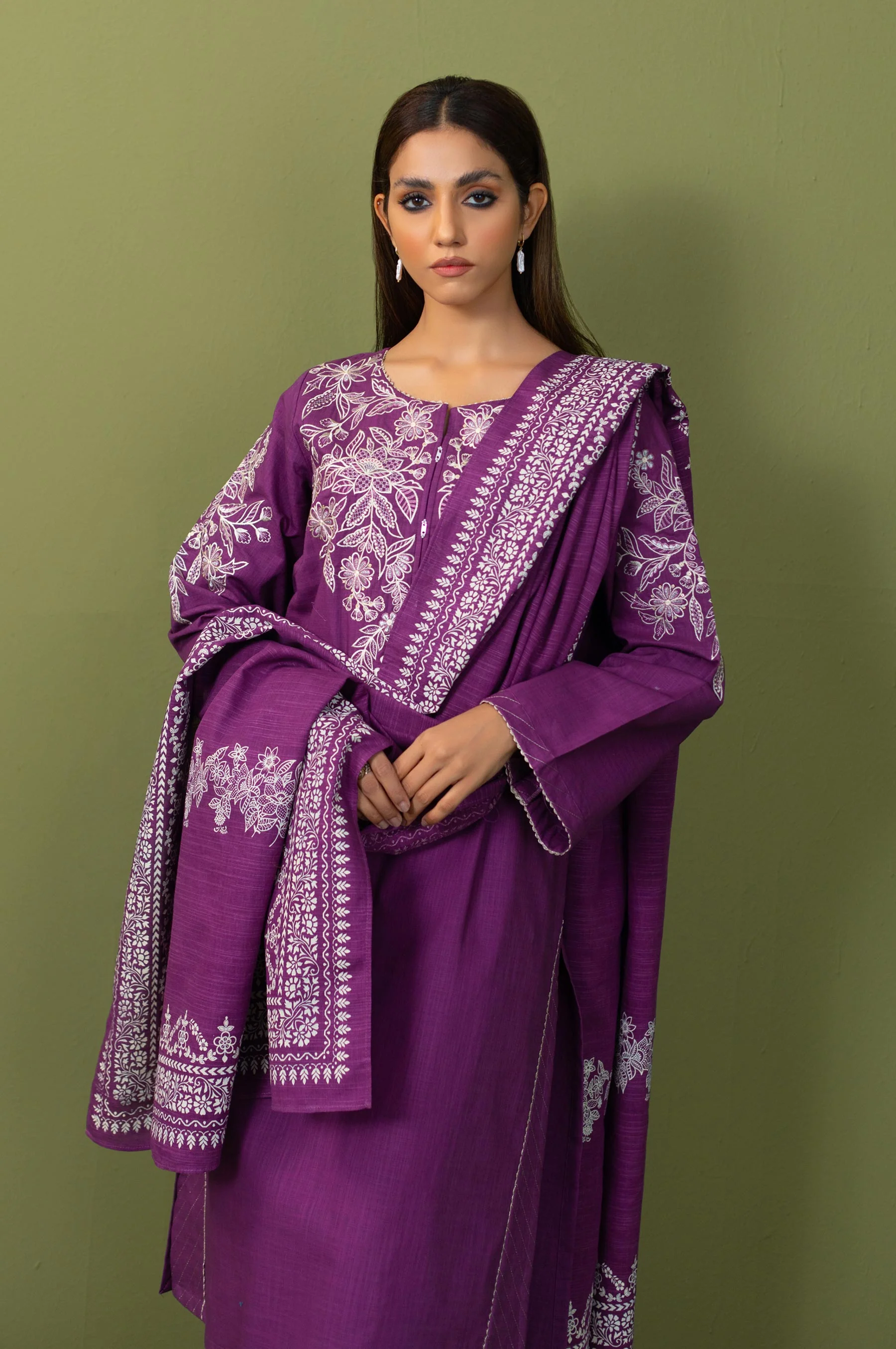 Unstitched 3 Piece Embroidered Front-Back Slub Suit - Image 3