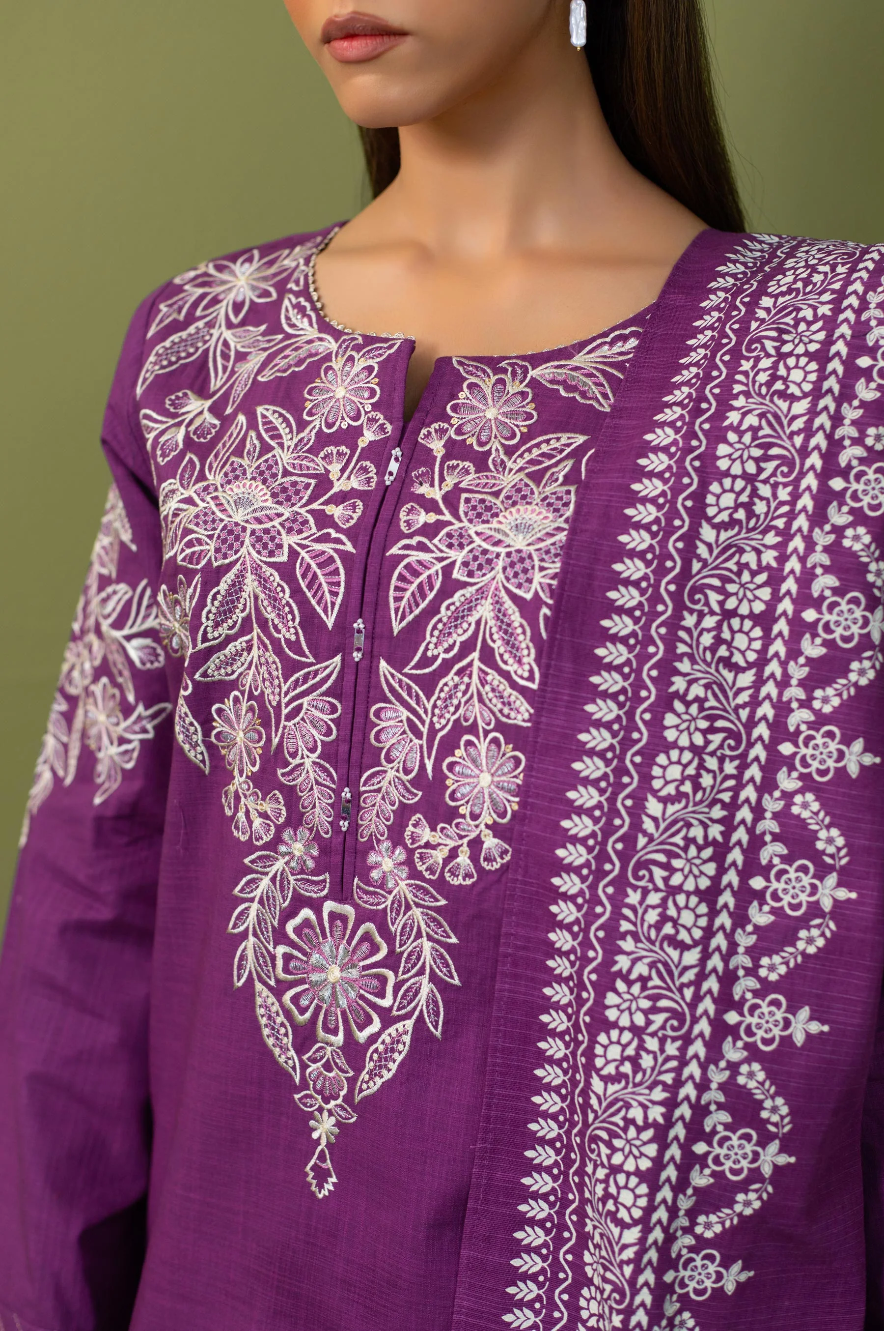 Unstitched 3 Piece Embroidered Front-Back Slub Suit - Image 7