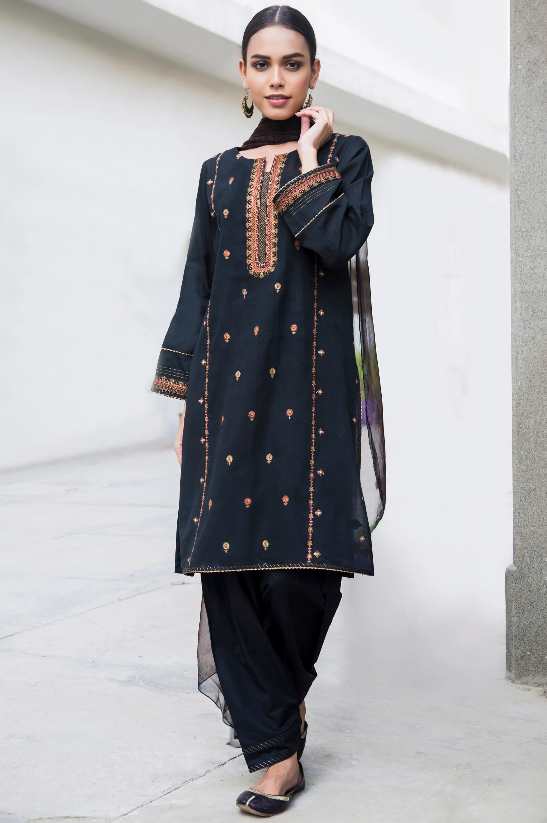 Unstitched 3 Piece Embroidered Jacquard Suit