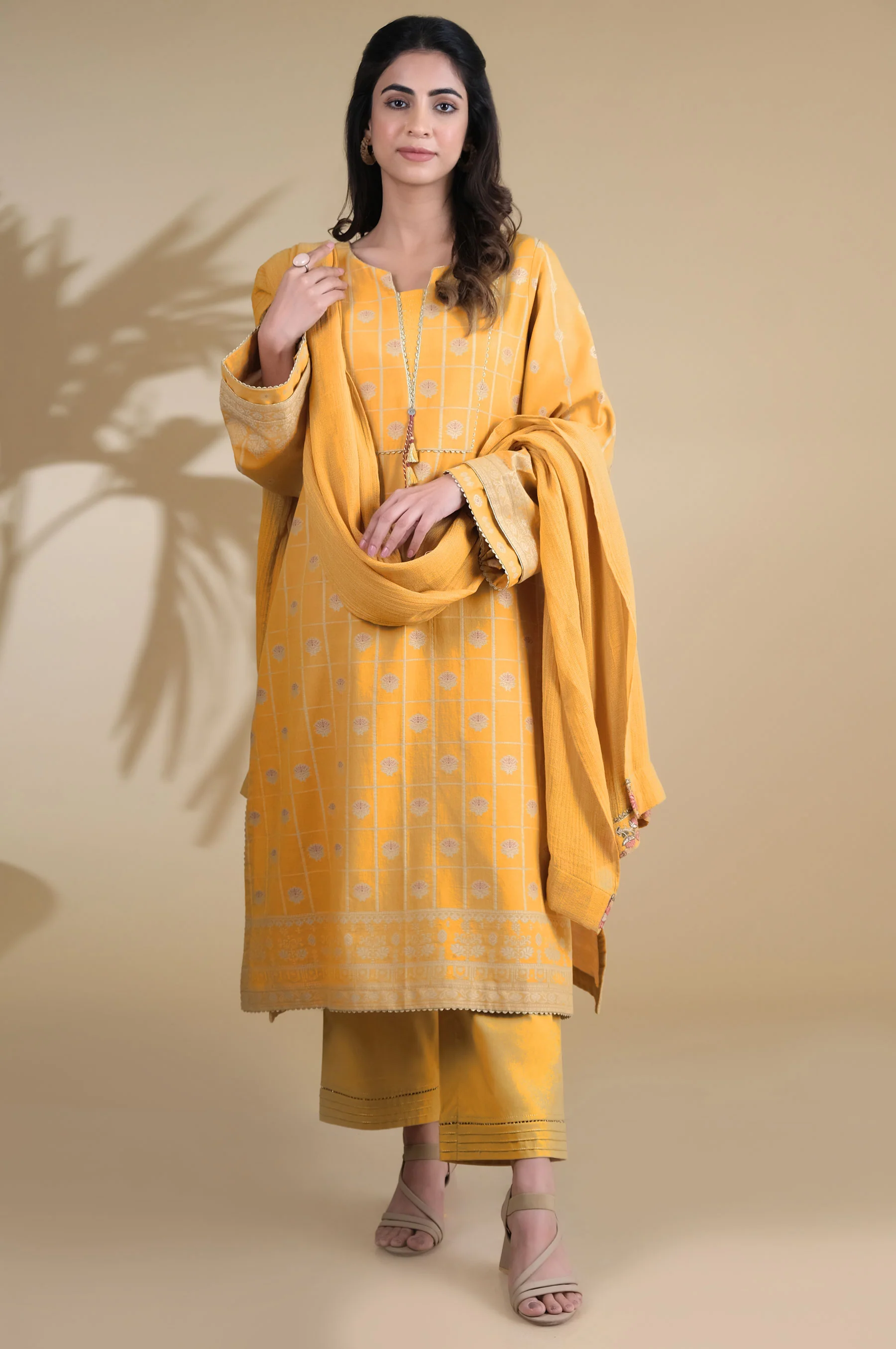 Unstitched 3 Piece Embroidered Jacquard Suit - Image 5