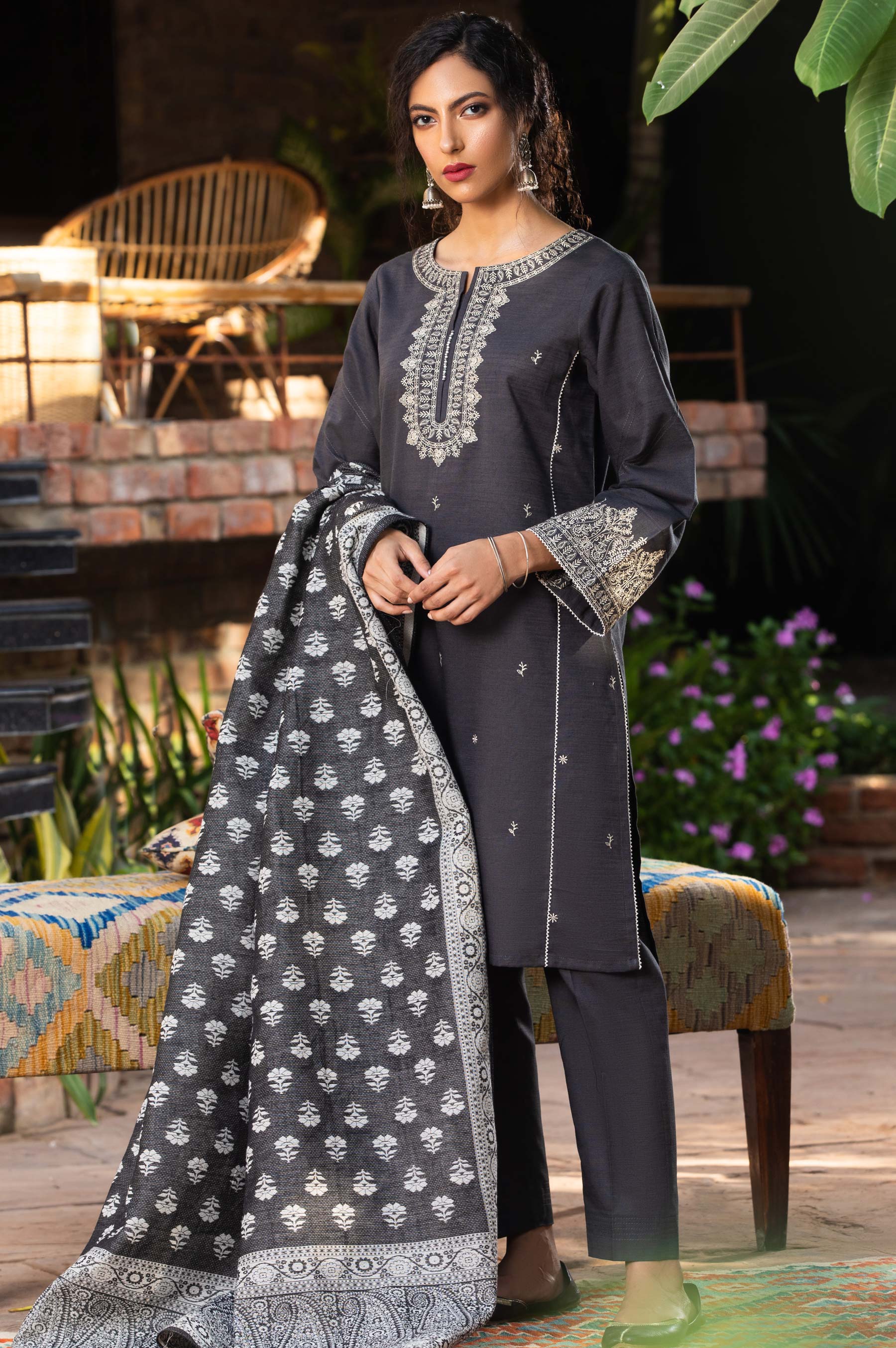 Unstitched 3 Piece Embroidered Khaddar Suit