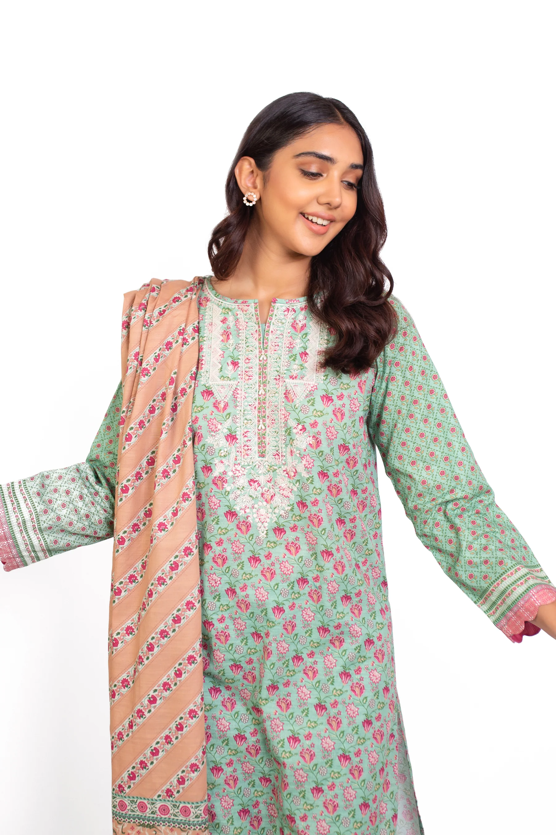 Unstitched 3 Piece Embroidered Khaddar Suit