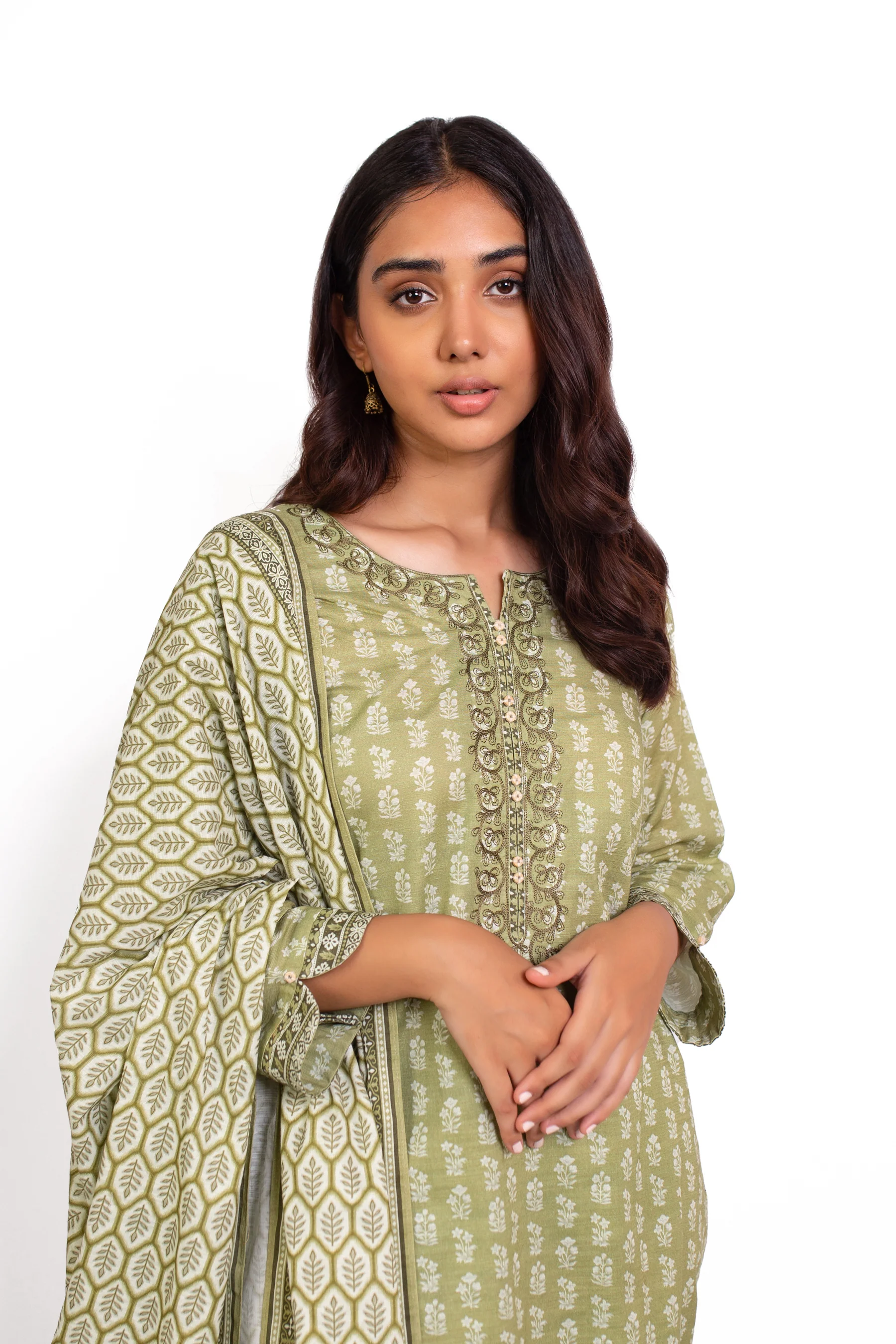 Unstitched 3 Piece Embroidered Khaddar Suit