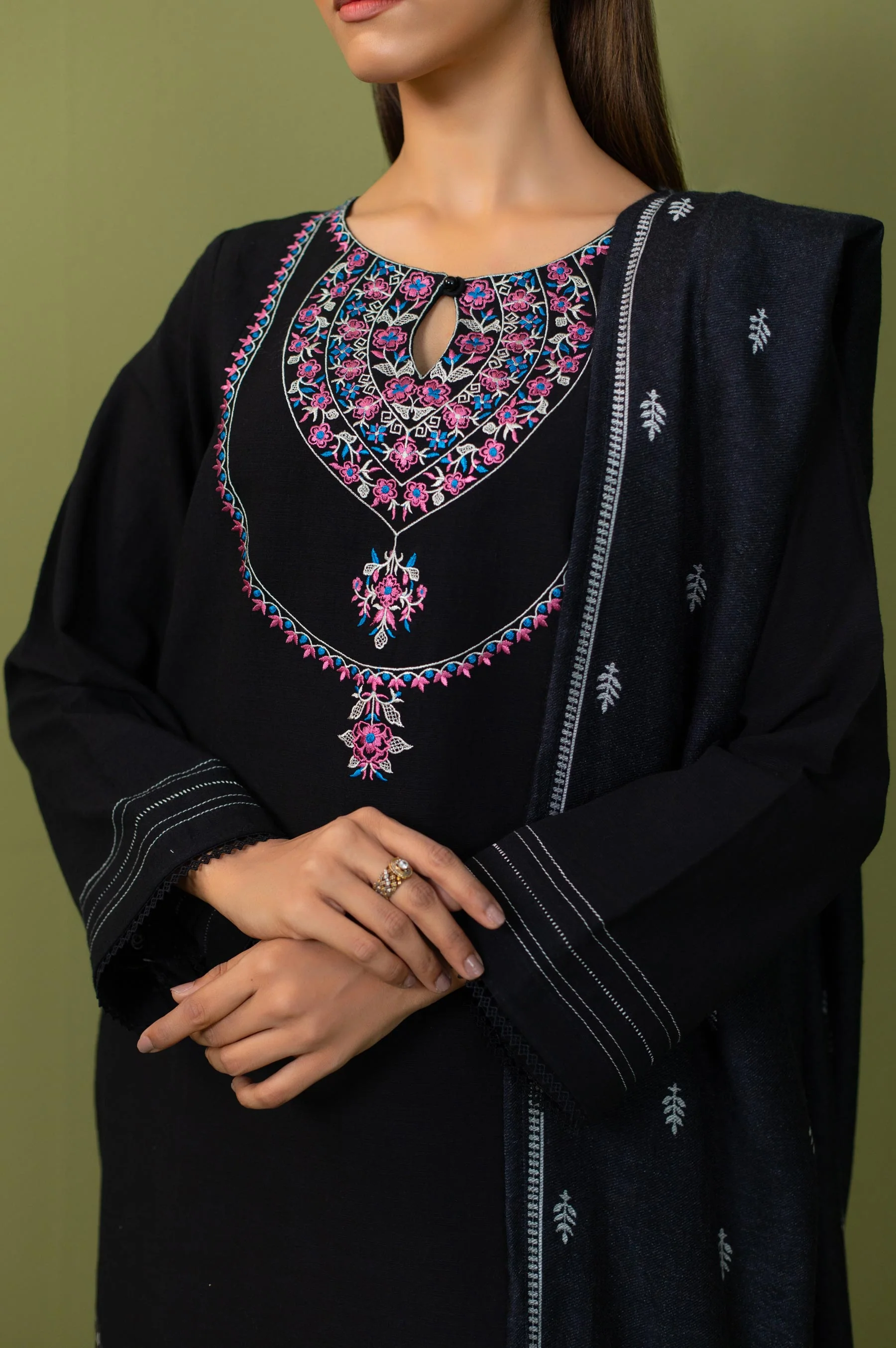 Unstitched 3 Piece Embroidered Khaddar Suit - Image 5
