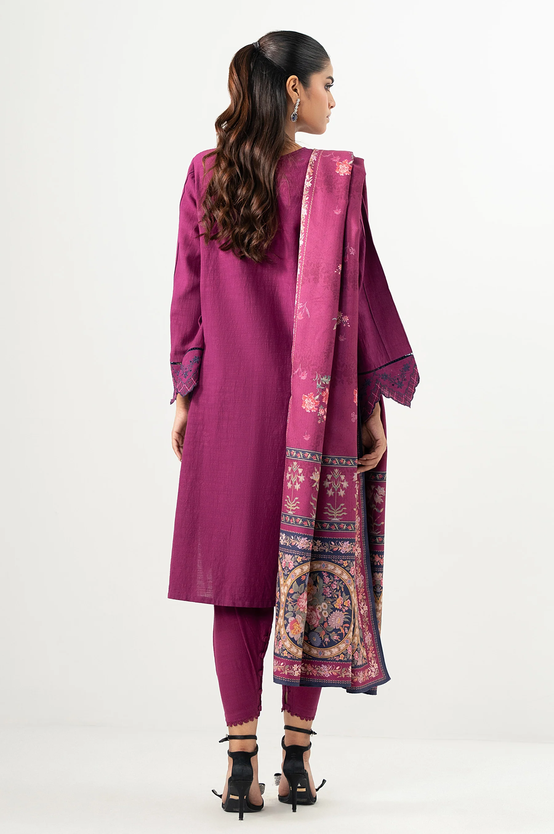 Unstitched 3 Piece Embroidered Khaddar Suit - Image 5