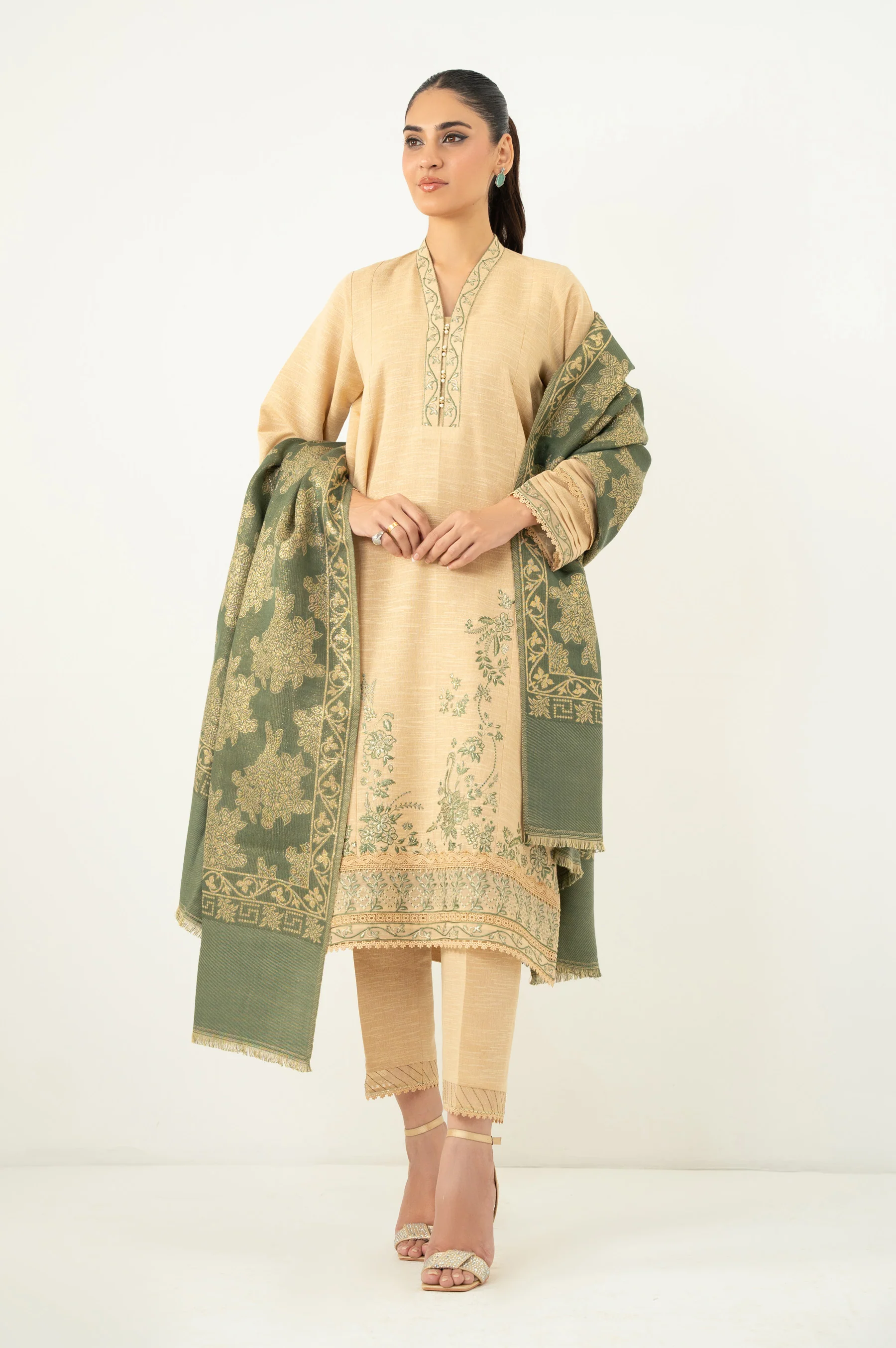 UNSTITCHED 3 PIECE EMBROIDERED SUIT