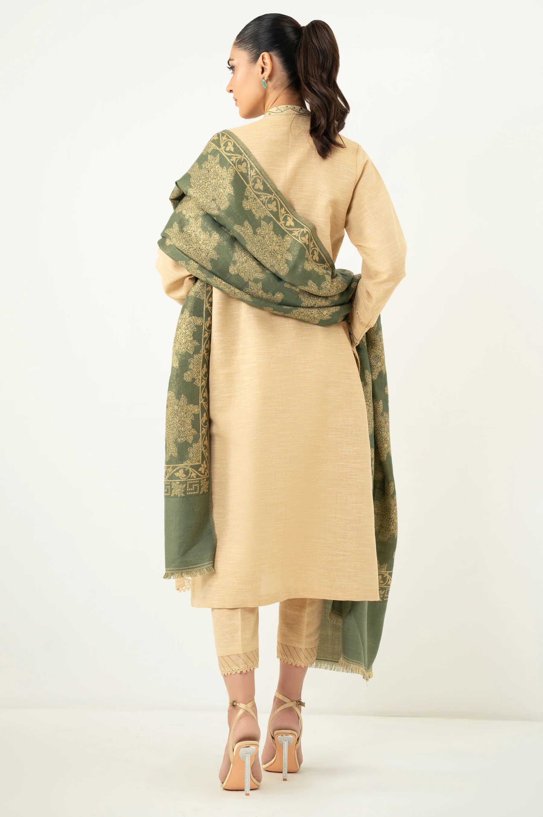 UNSTITCHED 3 PIECE EMBROIDERED SUIT - Image 6