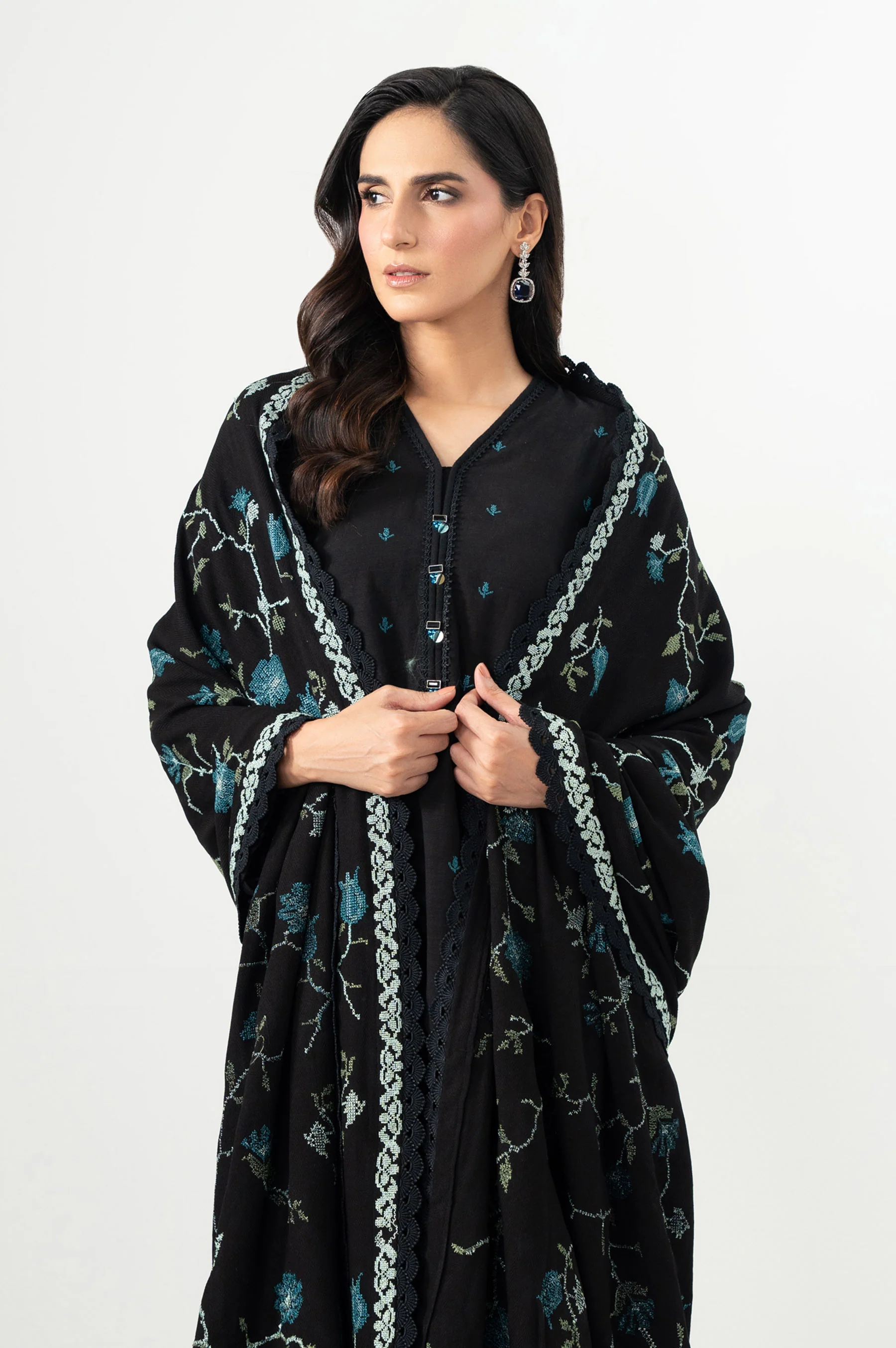 Unstitched 3 Piece Embroidered Khaddar Suit - Image 5
