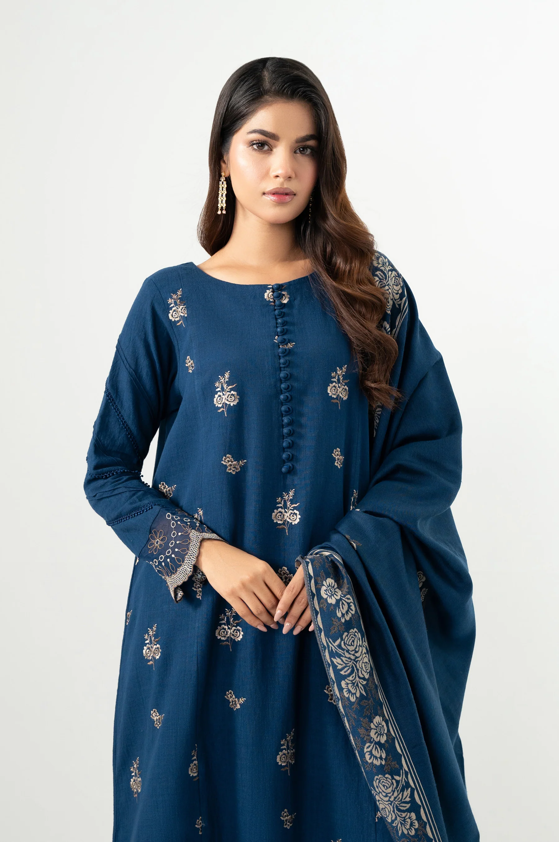 UNSTITCHED EMBROIDERED SUIT - Image 2