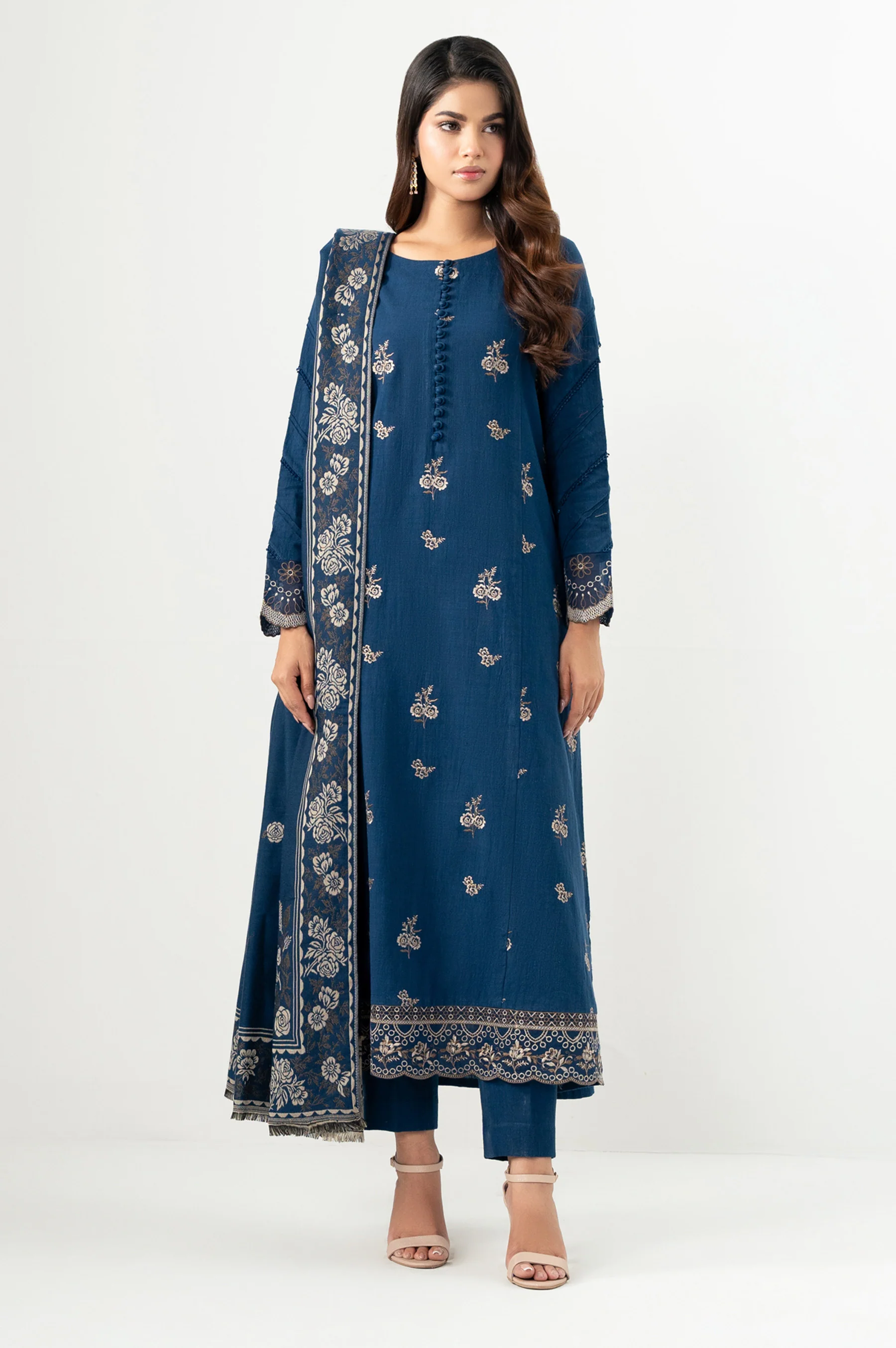UNSTITCHED EMBROIDERED SUIT - Image 3