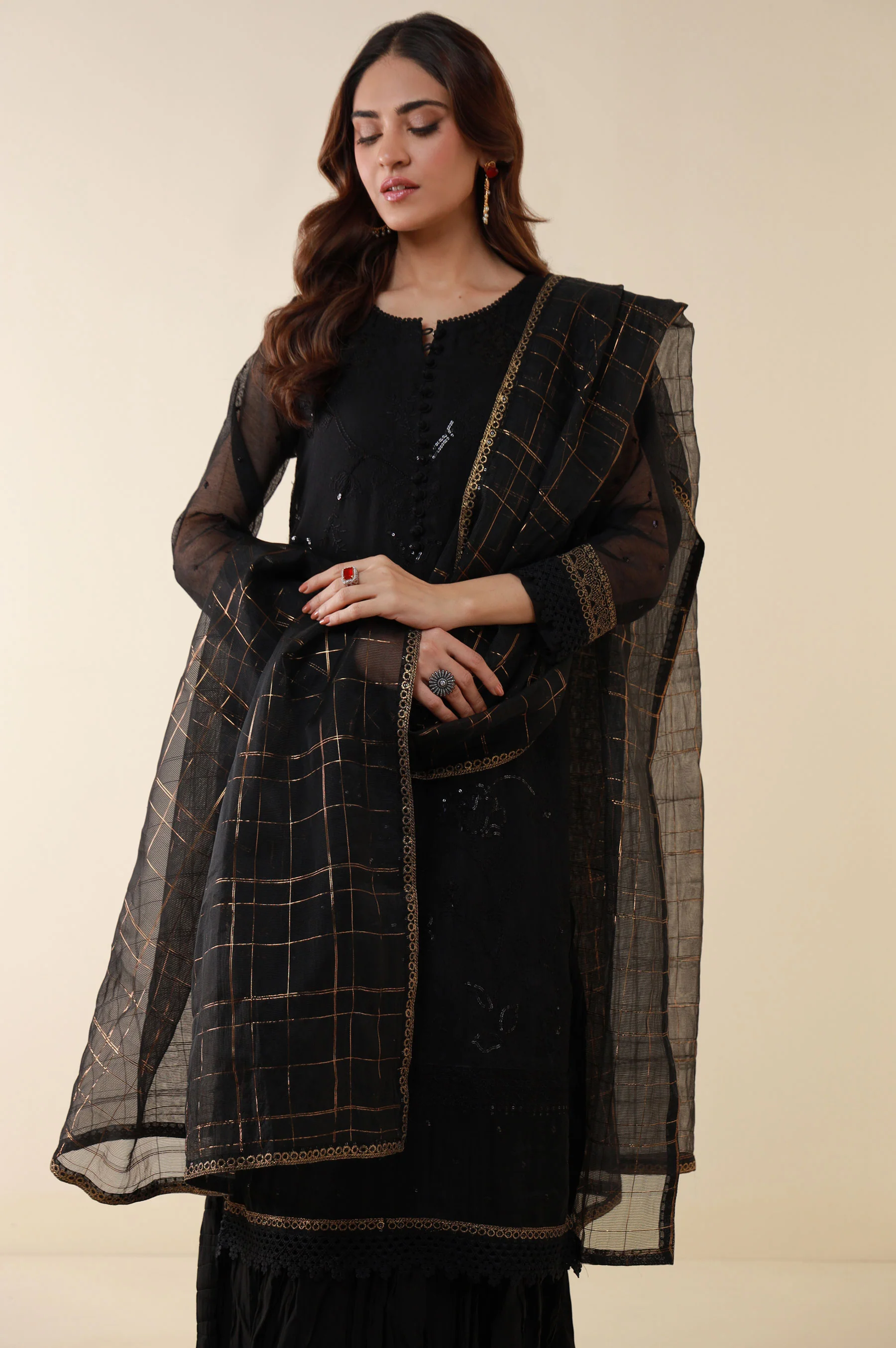 Unstitched 3 Piece Embroidered Khaddi Net Shirt With Checkered Lurex Dupatta - Image 6