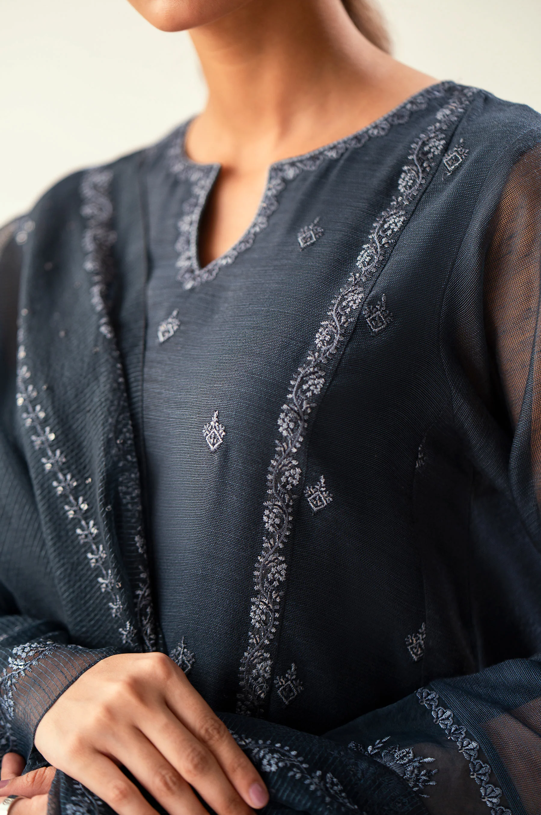 Unstitched 3 Piece Embroidered Khaddi Net Suit - Image 6