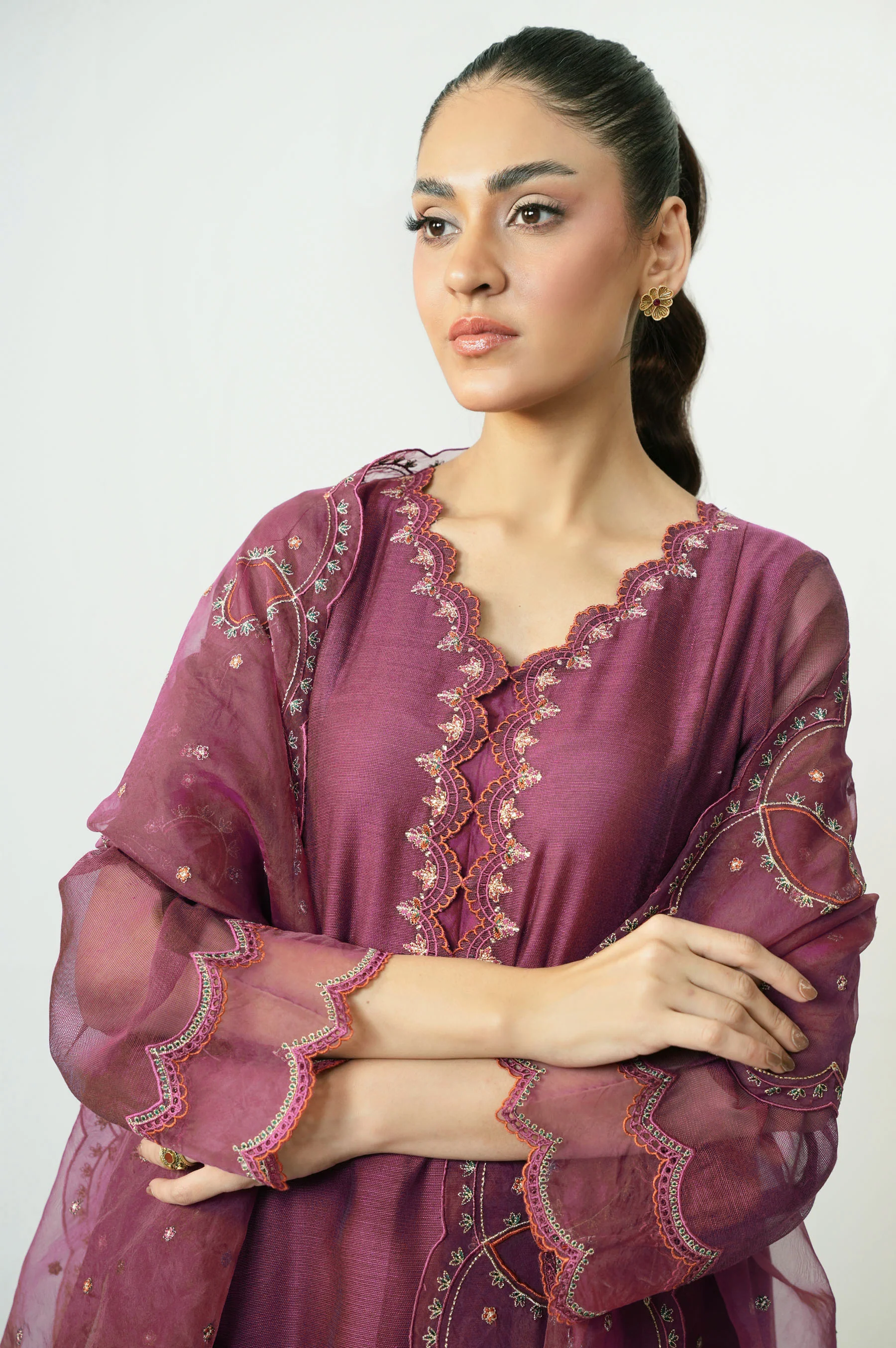 UNSTITCHED EMBROIDERED SUIT - Image 5