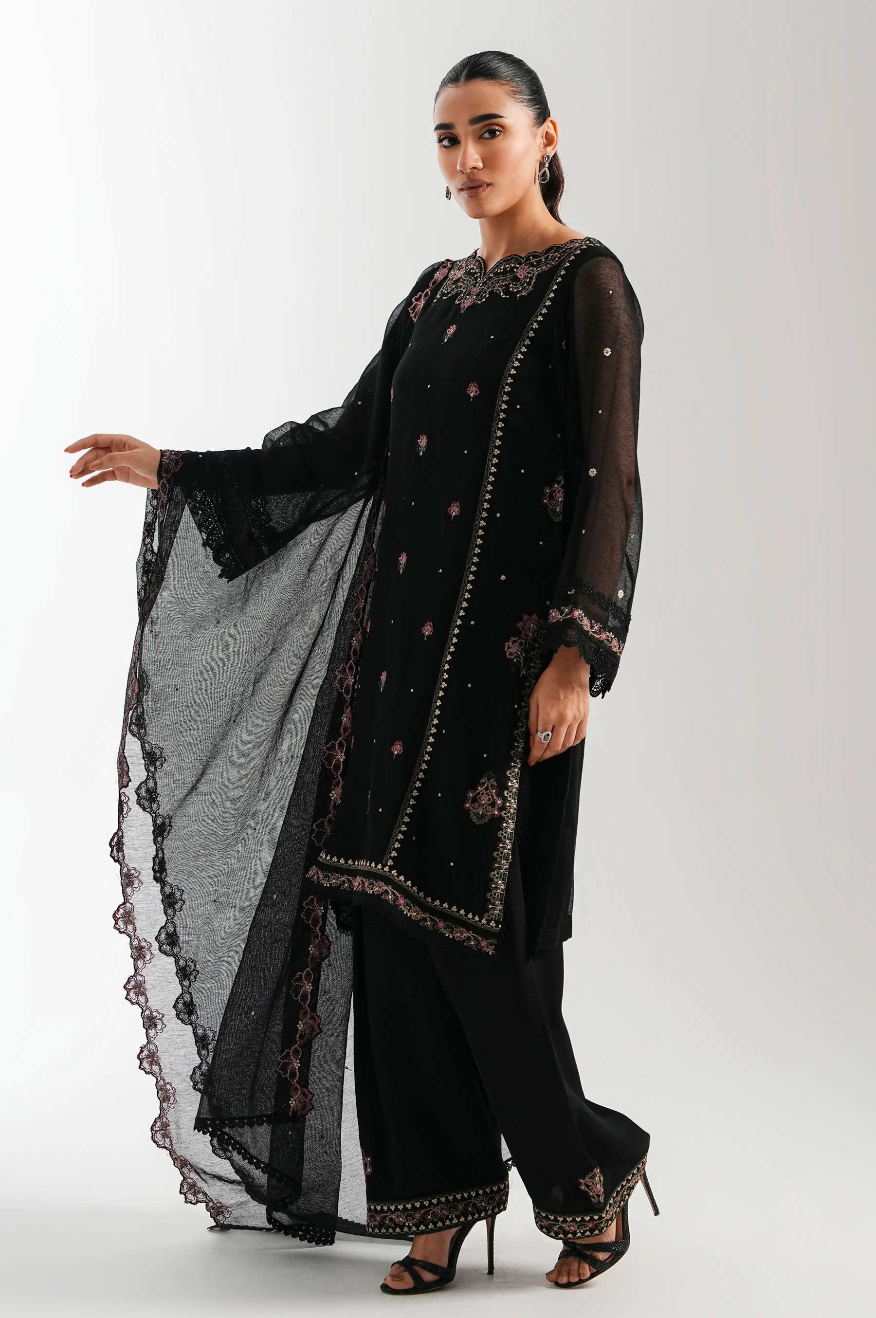 UNSTITCHED EMBROIDERED SUIT - Image 3