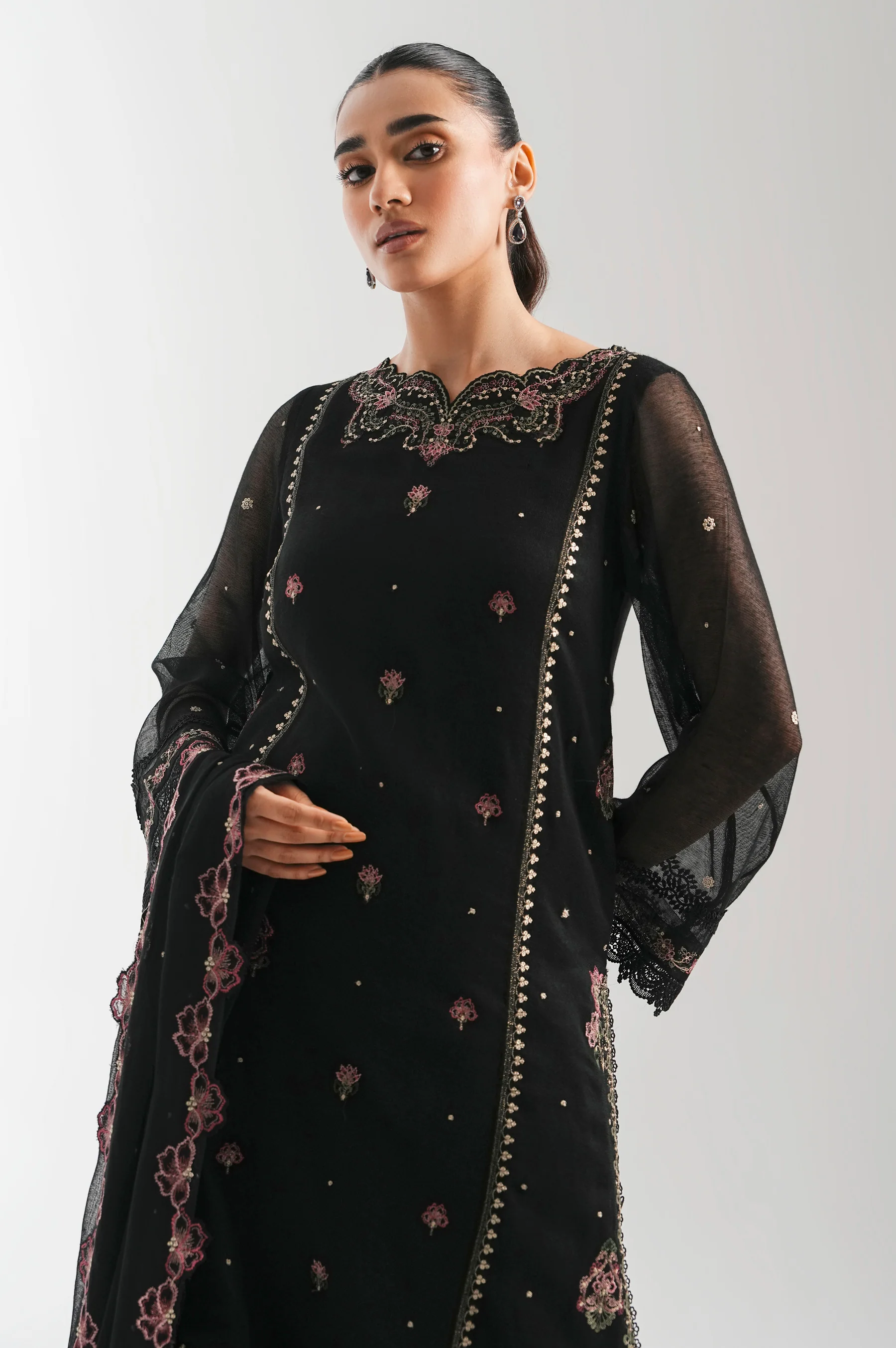 UNSTITCHED EMBROIDERED SUIT - Image 6