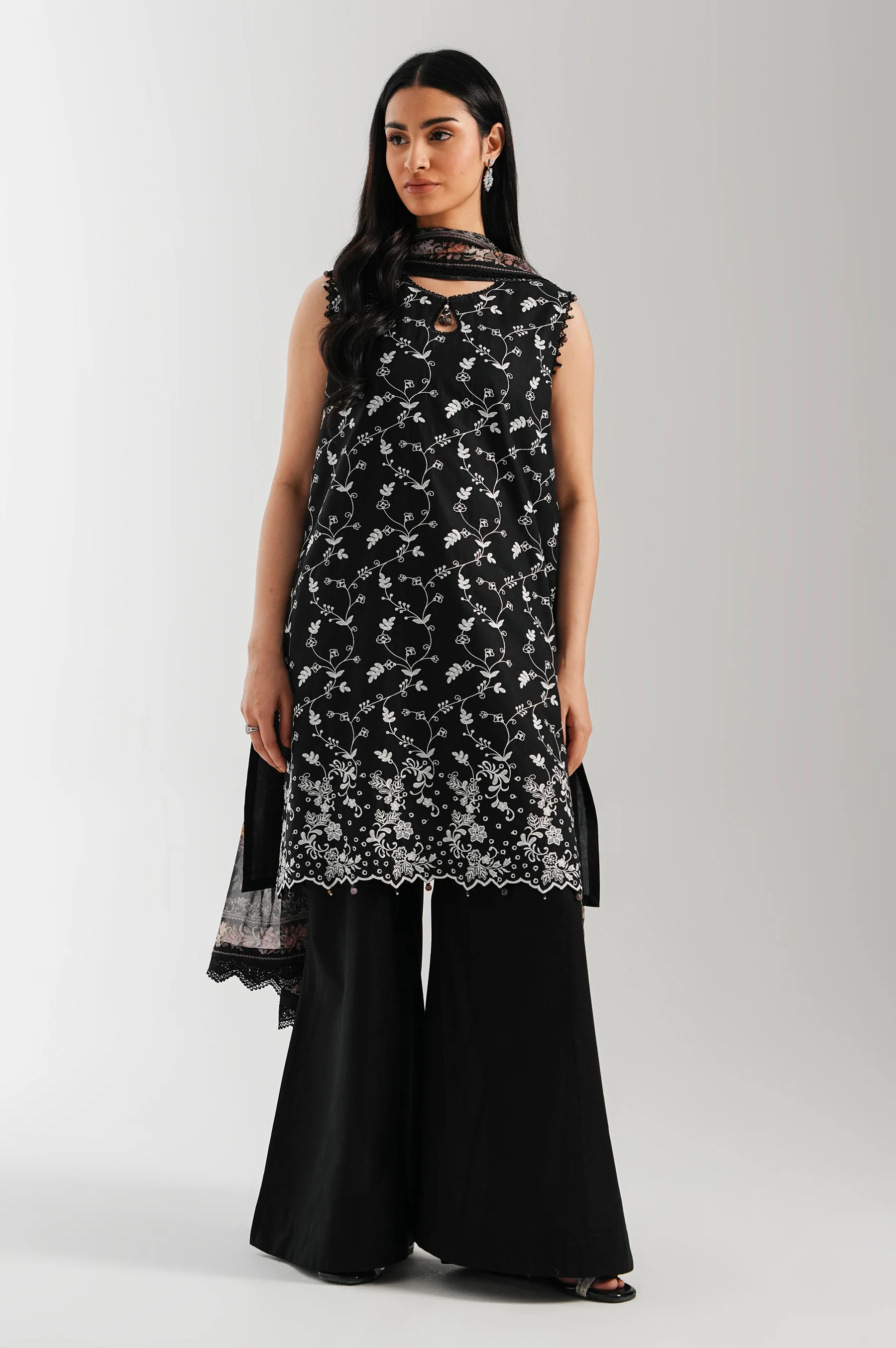 UNSTITCHED EMBROIDERED SUIT