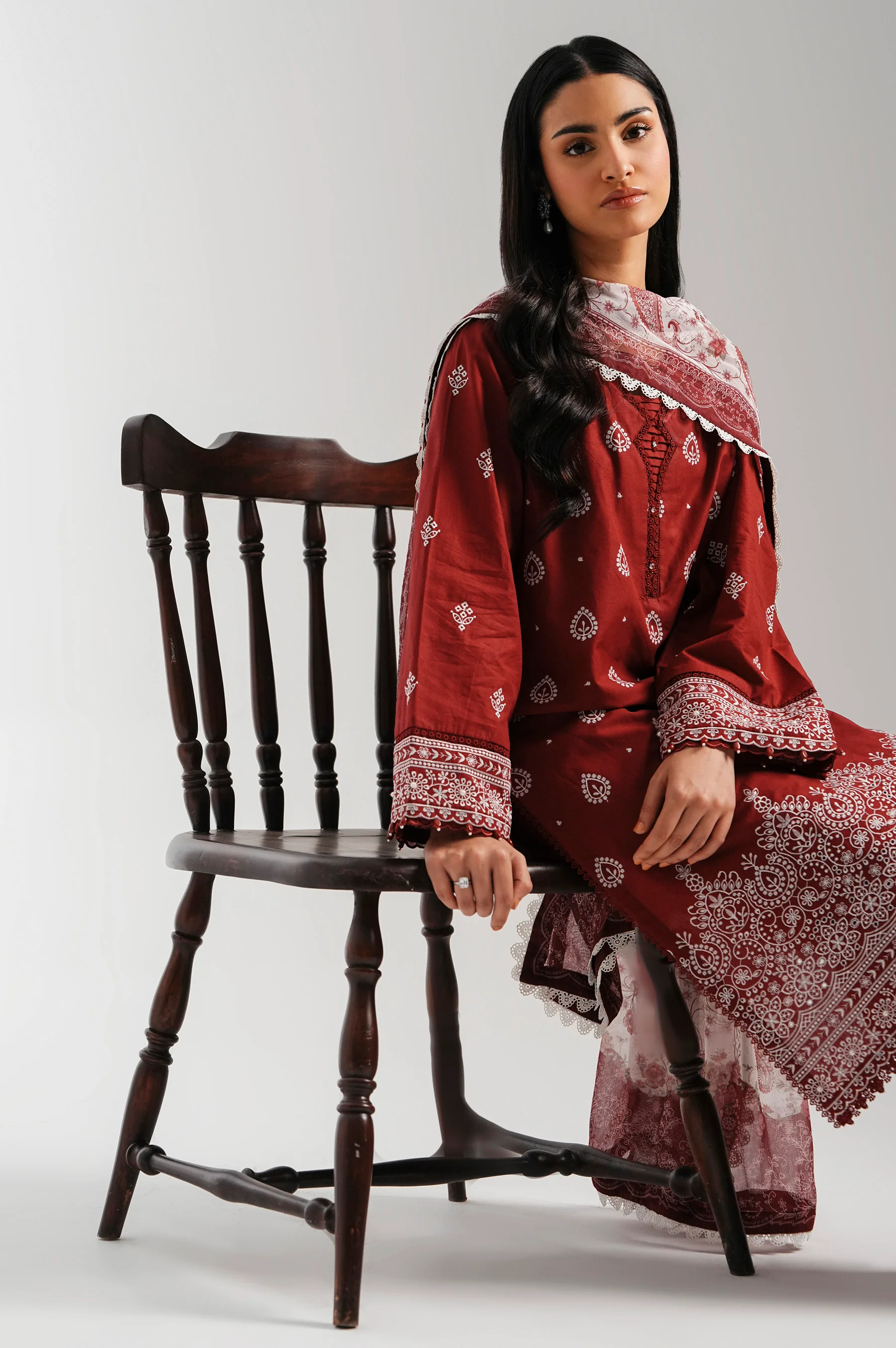 UNSTITCHED EMBROIDERED SUIT - Image 3