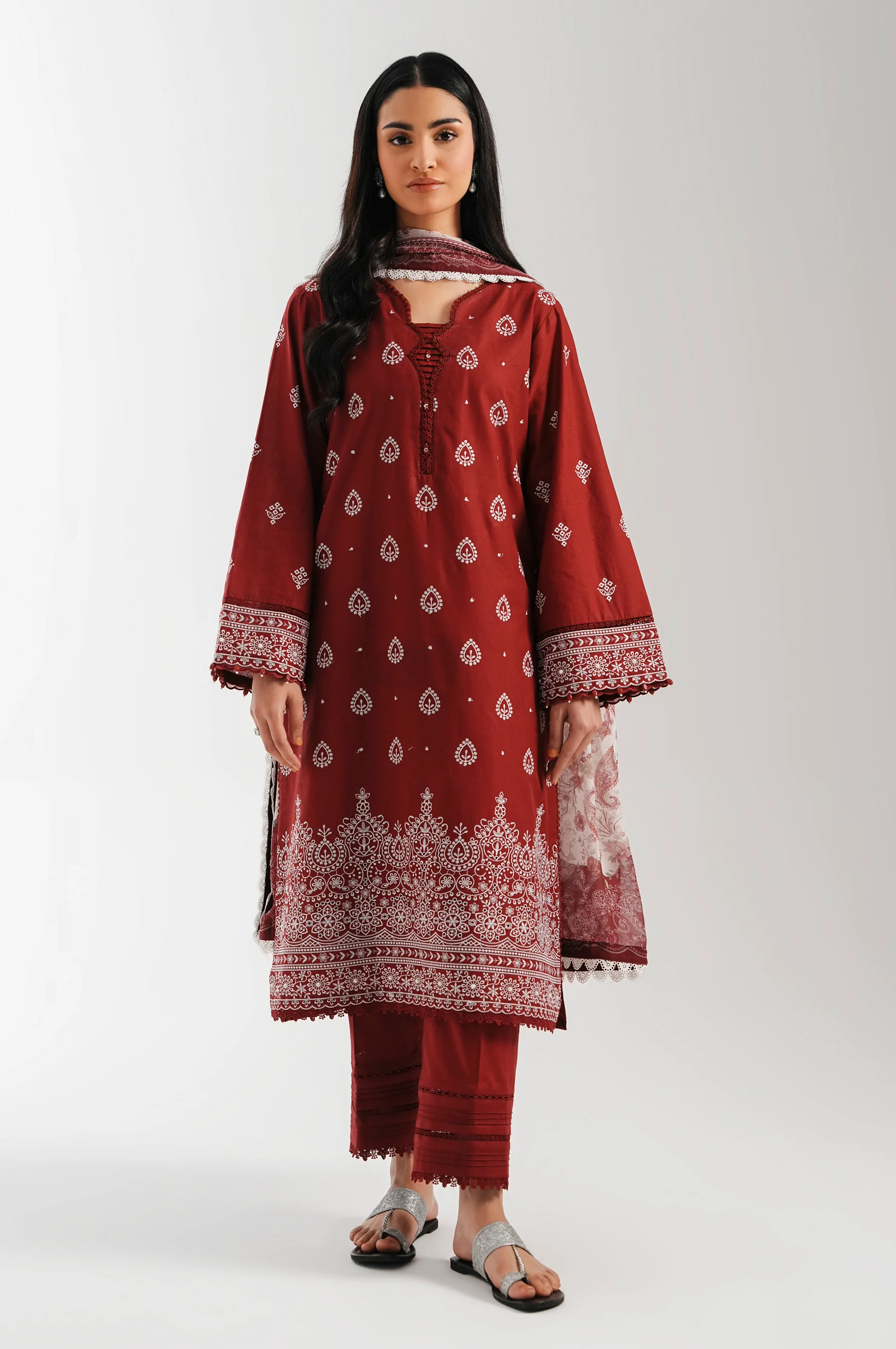 UNSTITCHED EMBROIDERED SUIT - Image 6