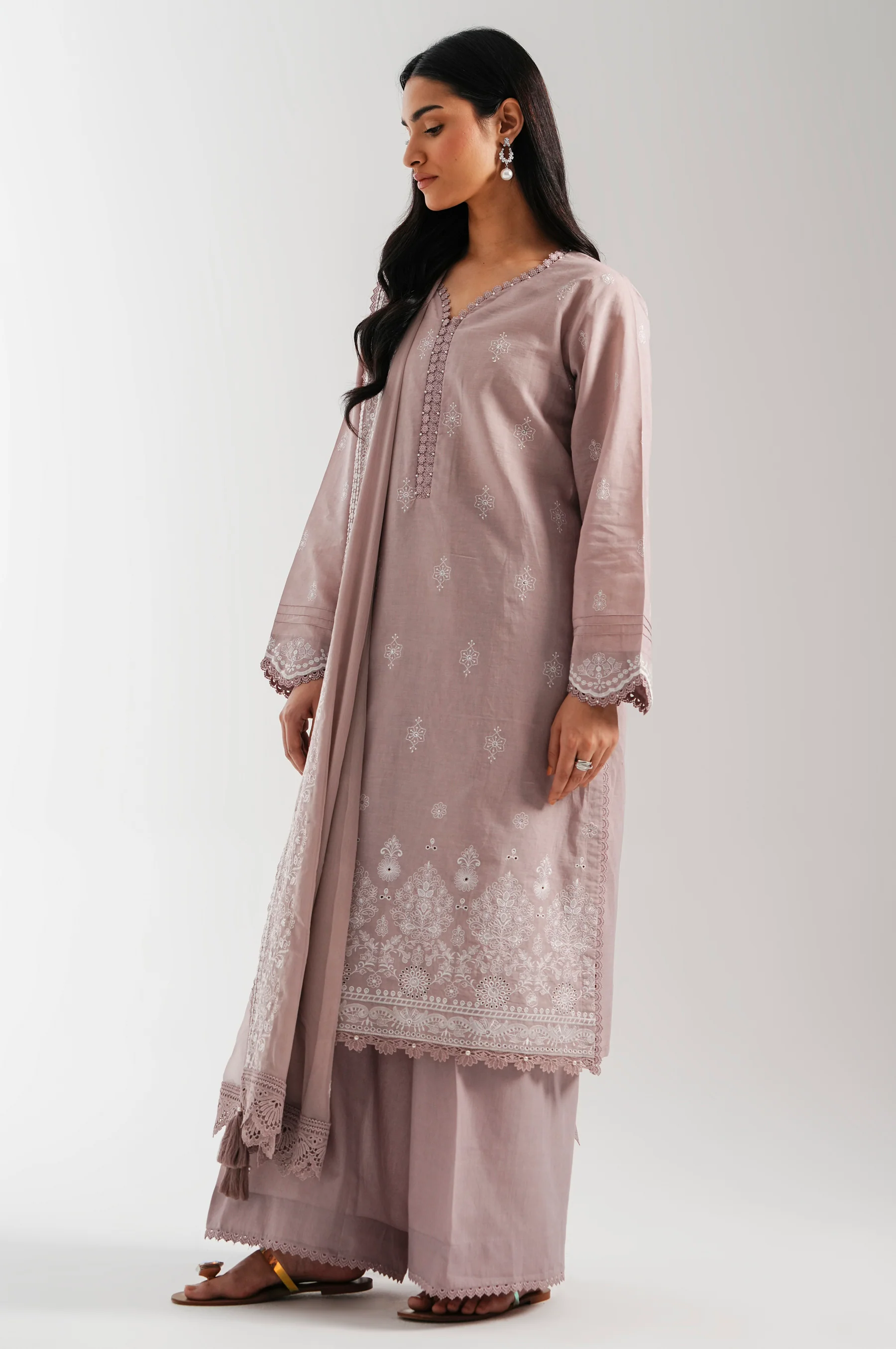 UNSTITCHED EMBROIDERED SUIT - Image 3