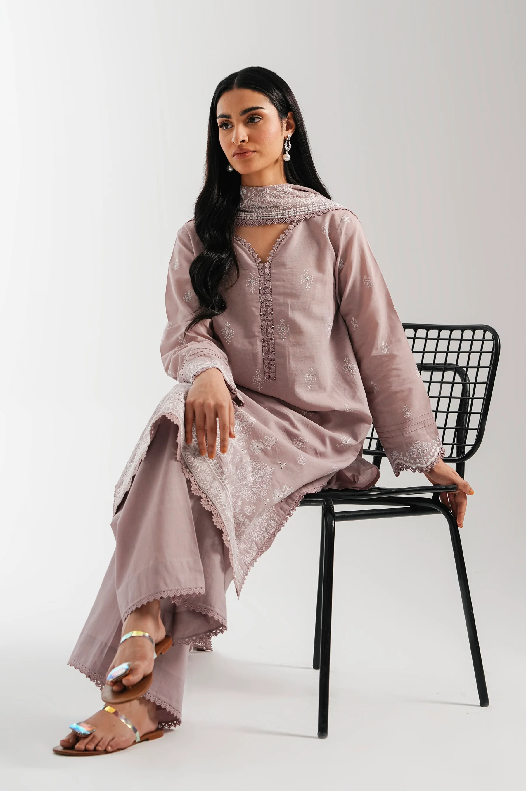 UNSTITCHED EMBROIDERED SUIT - Image 5