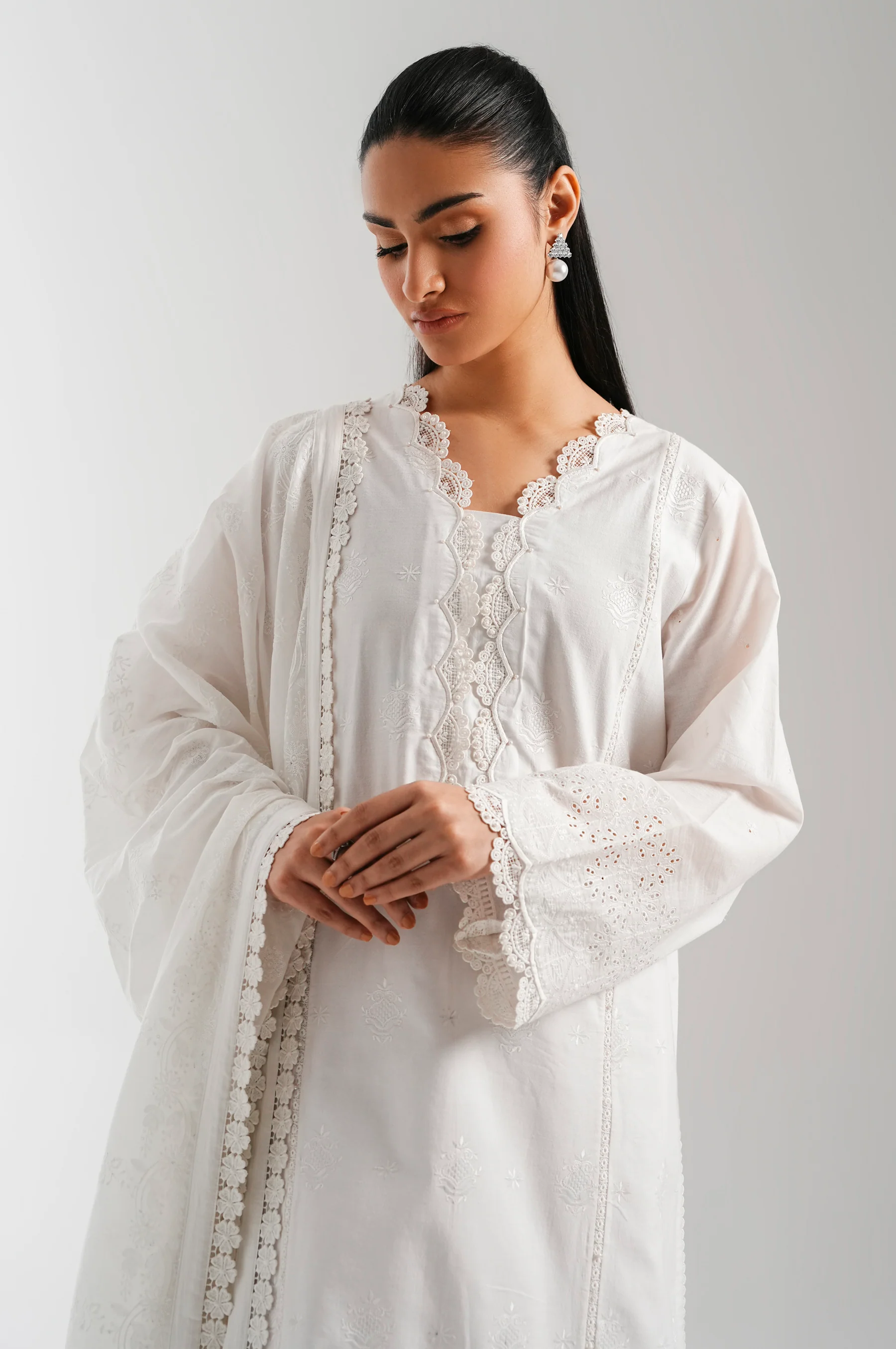 UNSTITCHED EMBROIDERED SUIT - Image 2