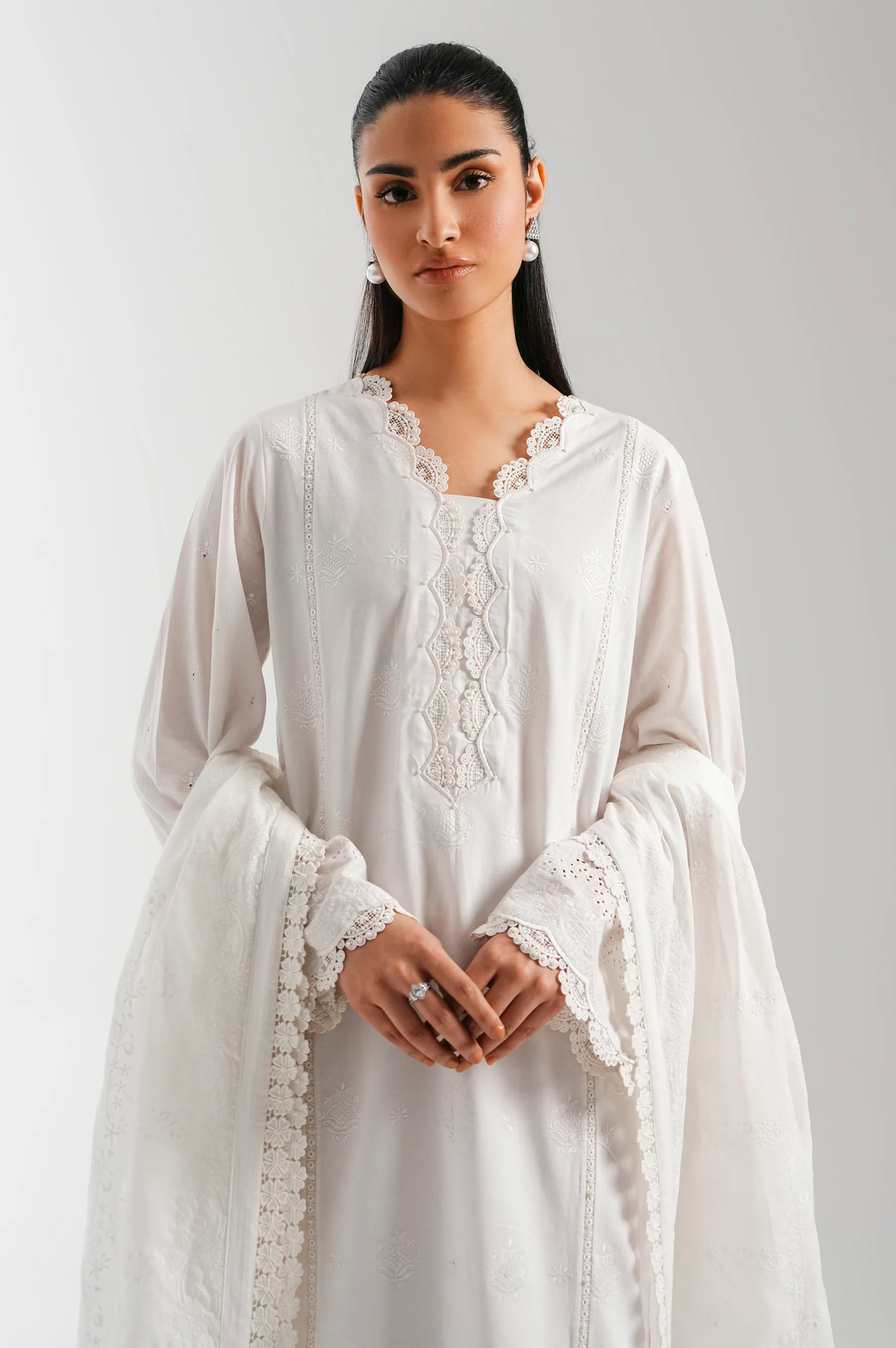 UNSTITCHED EMBROIDERED SUIT - Image 5
