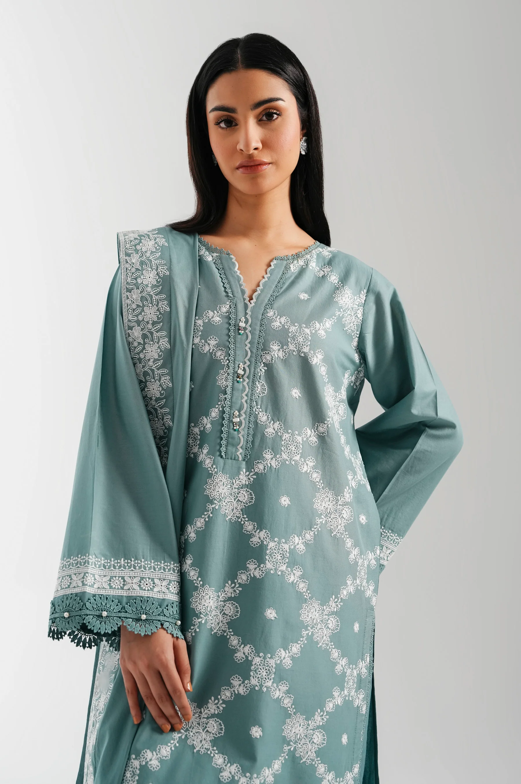 UNSTITCHED EMBROIDERED SUIT - Image 2