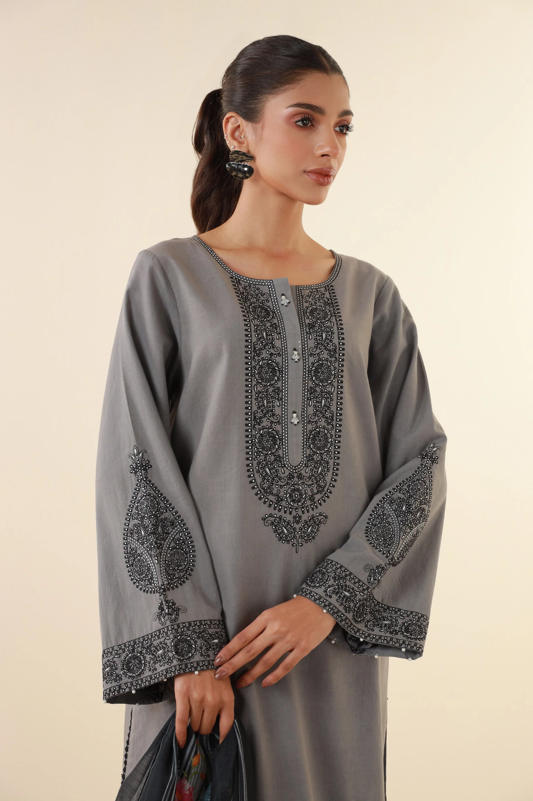 Unstitched 3 Piece Embroidered Lawn Suit - Image 4