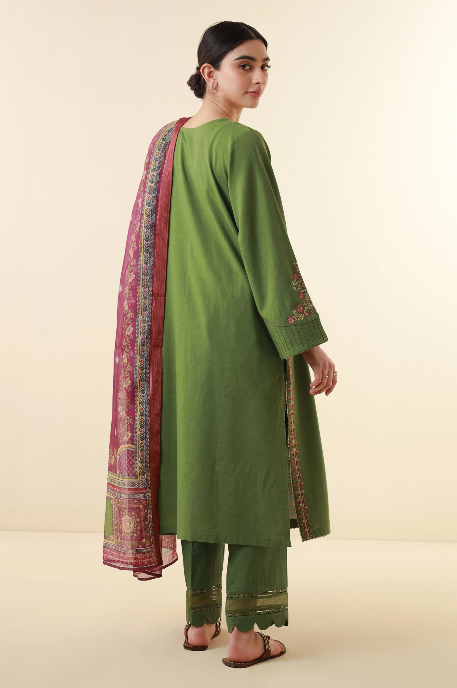 Unstitched 3 Piece Embroidered Lawn Suit - Image 4
