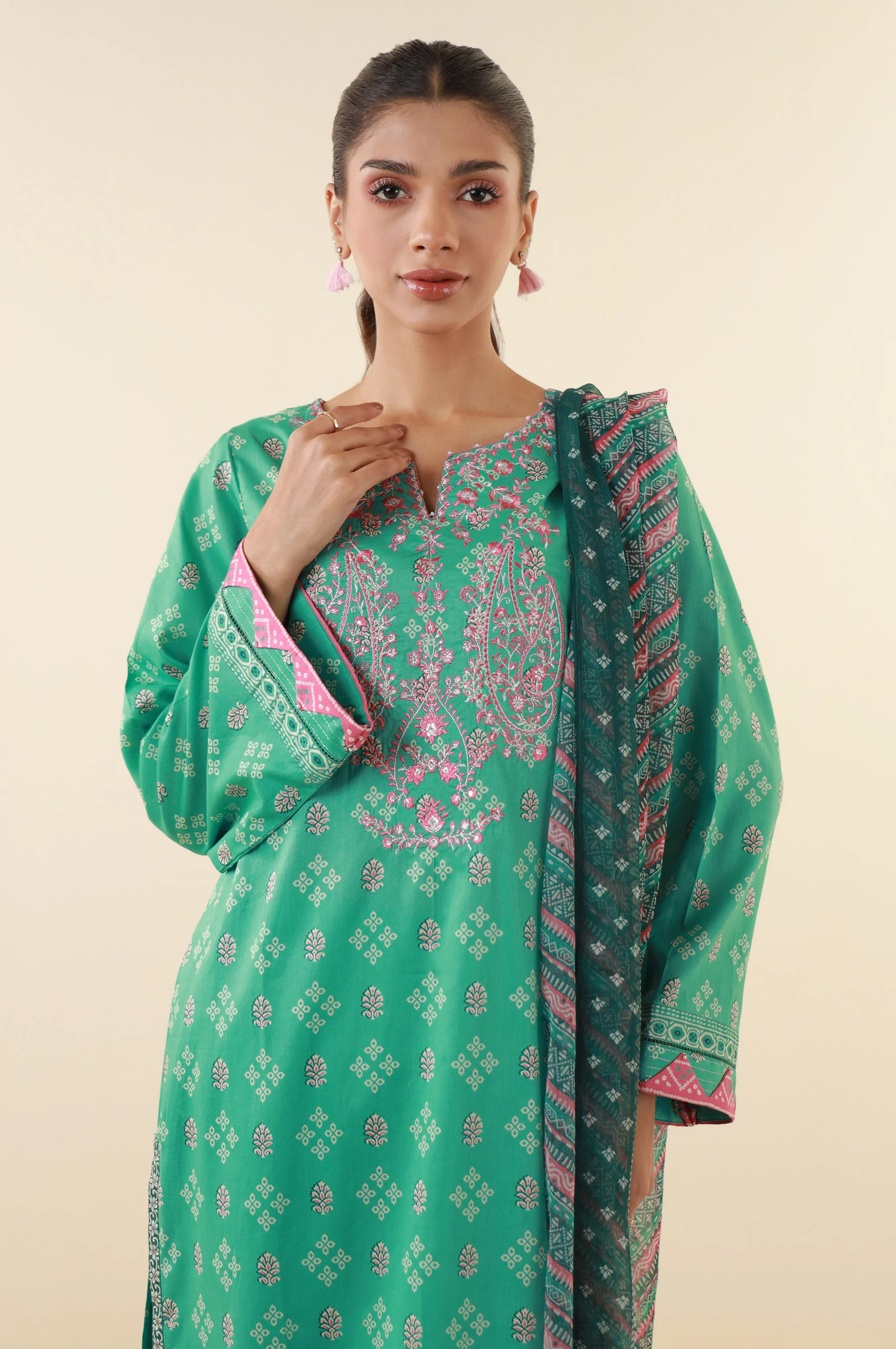 Unstitched 3 Piece Embroidered Lawn Suit - Image 2