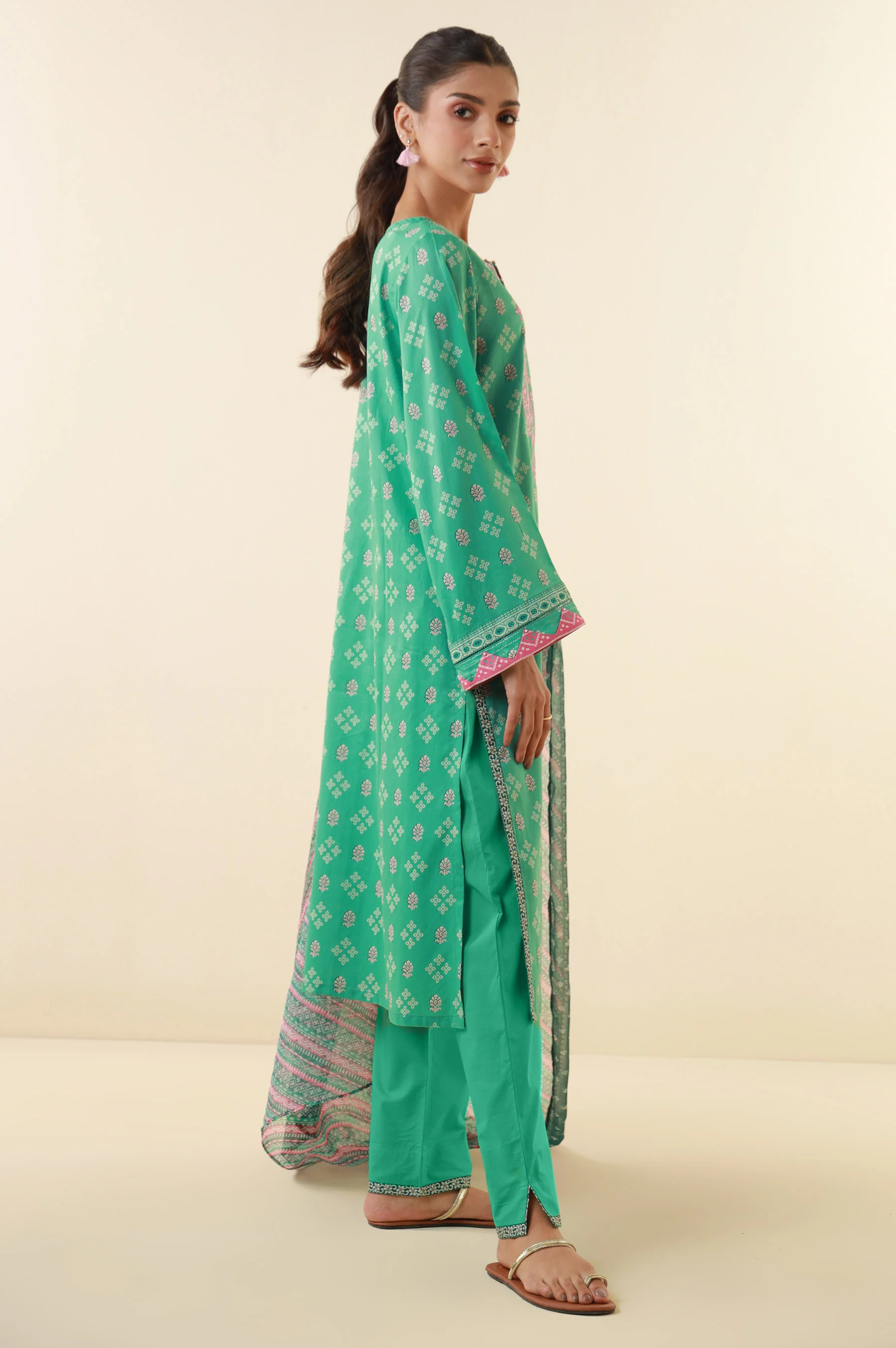 Unstitched 3 Piece Embroidered Lawn Suit - Image 5