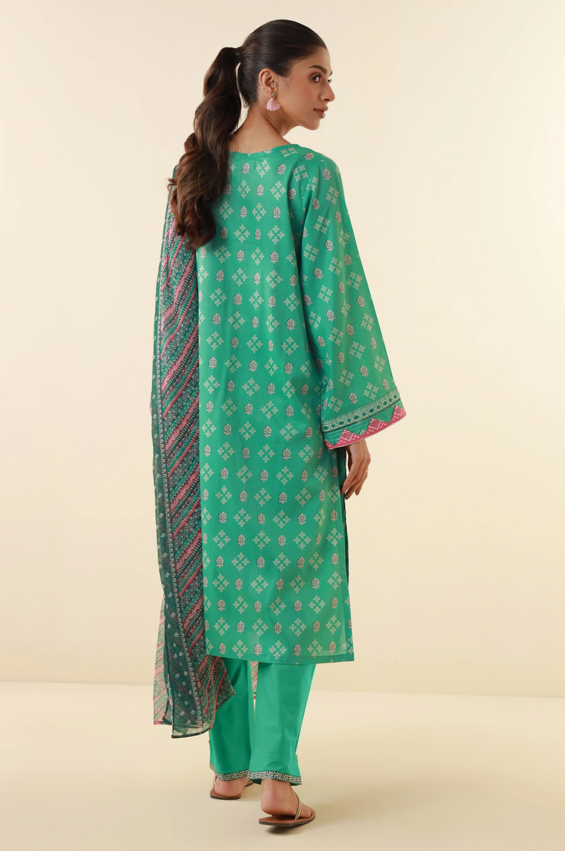 Unstitched 3 Piece Embroidered Lawn Suit - Image 6