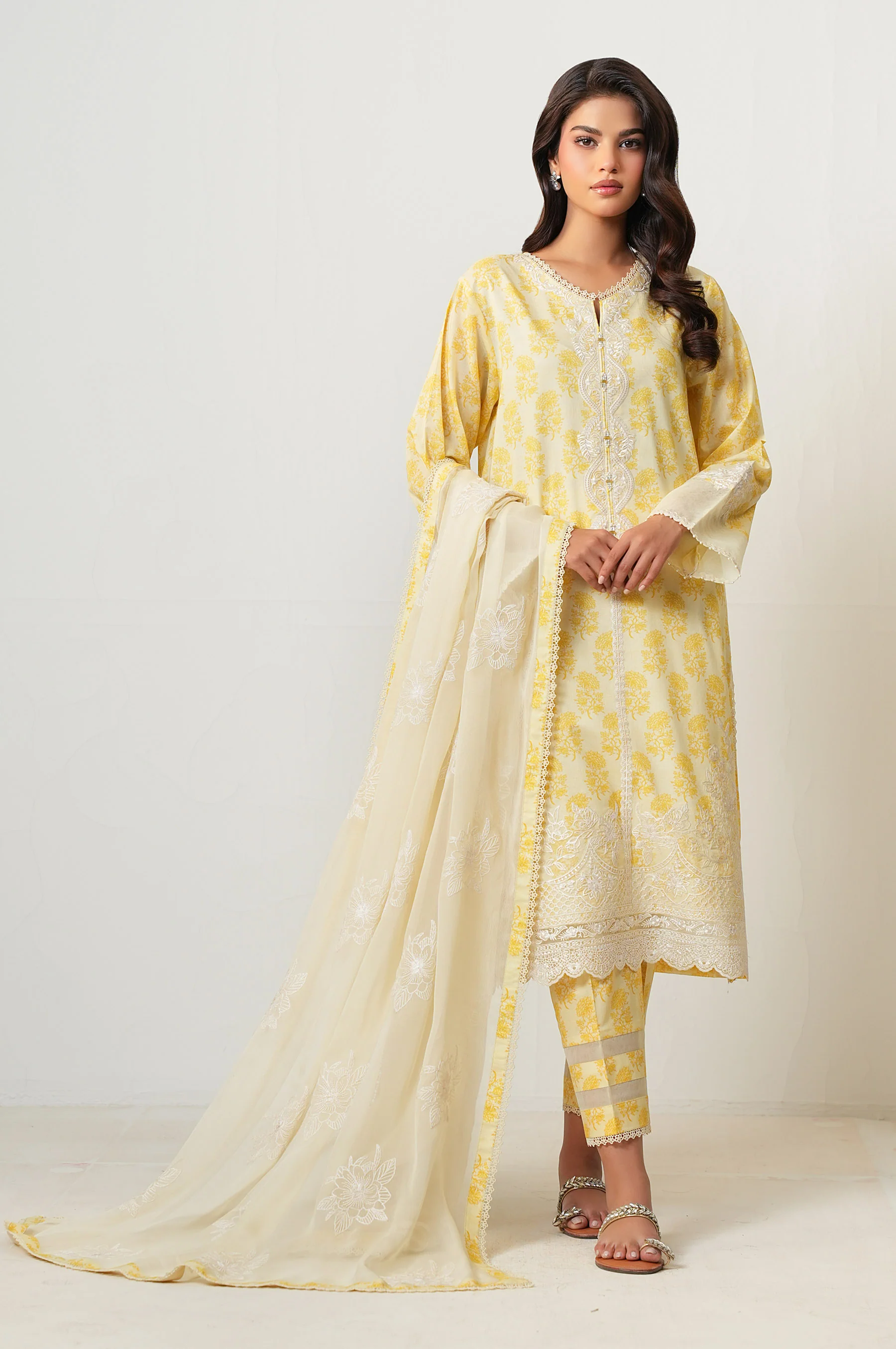 UNSTITCHED EMBROIDERED SUIT - Image 6