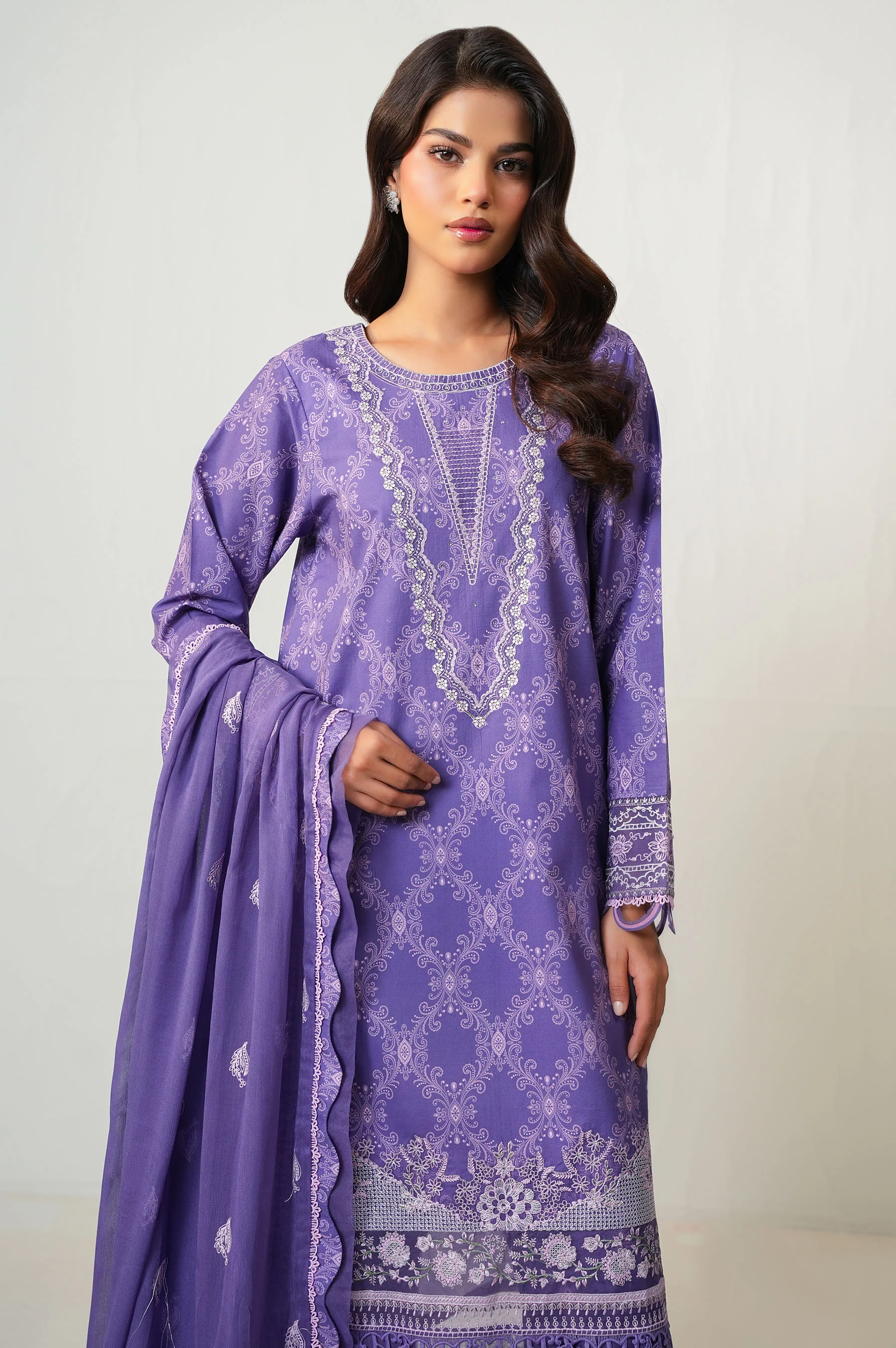 UNSTITCHED EMBROIDERED SUIT - Image 2