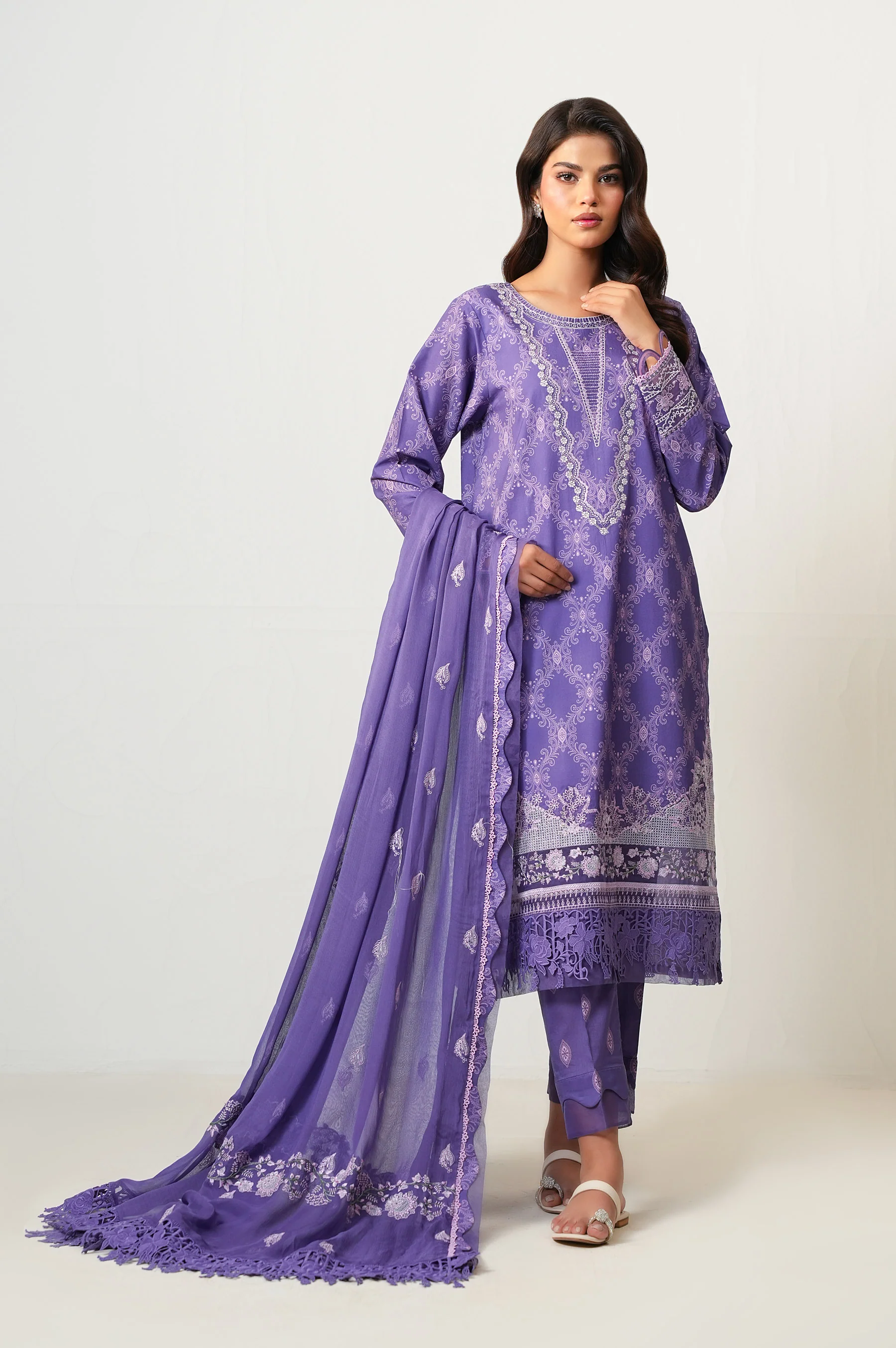 UNSTITCHED EMBROIDERED SUIT - Image 6