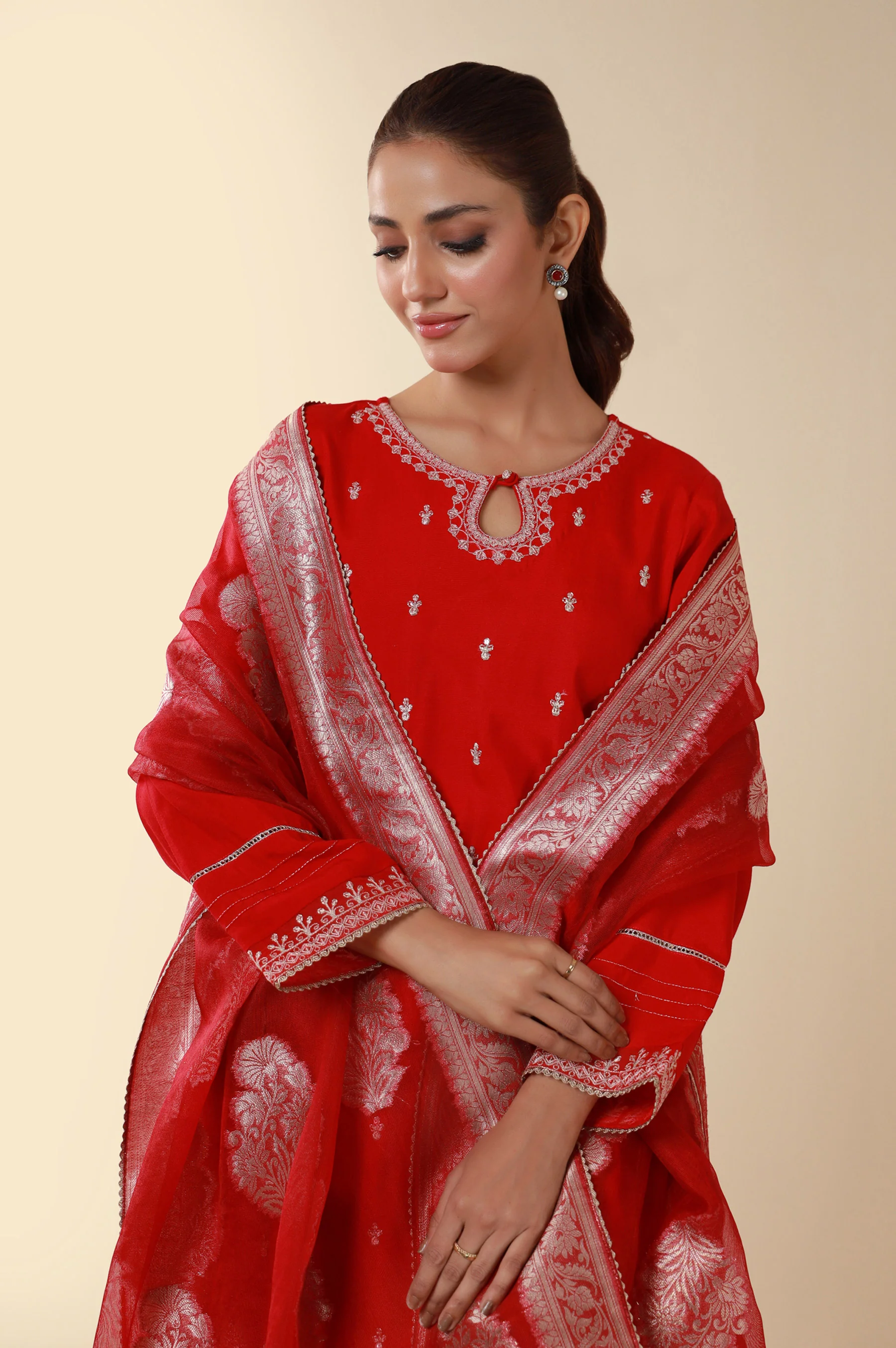 UNSTITCHED EMBROIDERED SUIT - Image 2