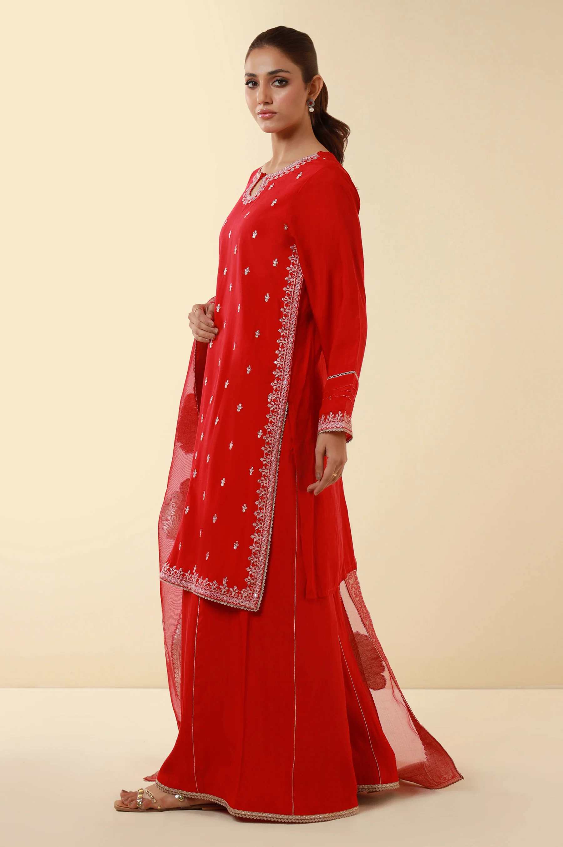 UNSTITCHED EMBROIDERED SUIT - Image 5