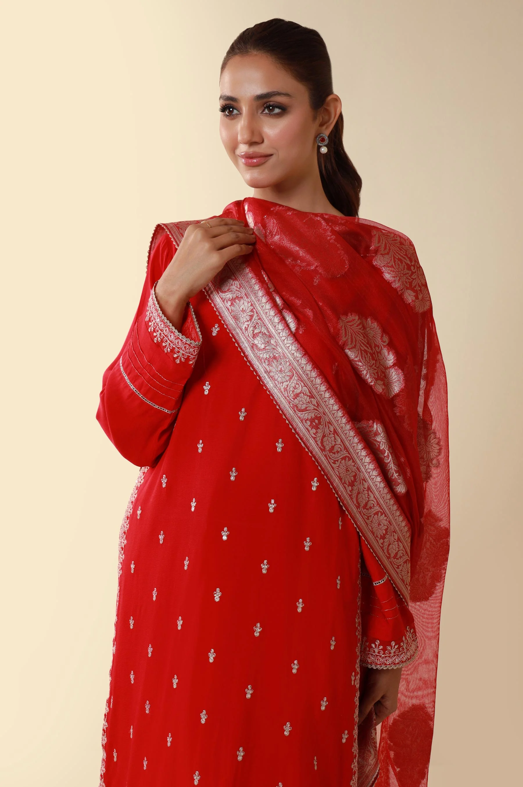 UNSTITCHED EMBROIDERED SUIT - Image 7