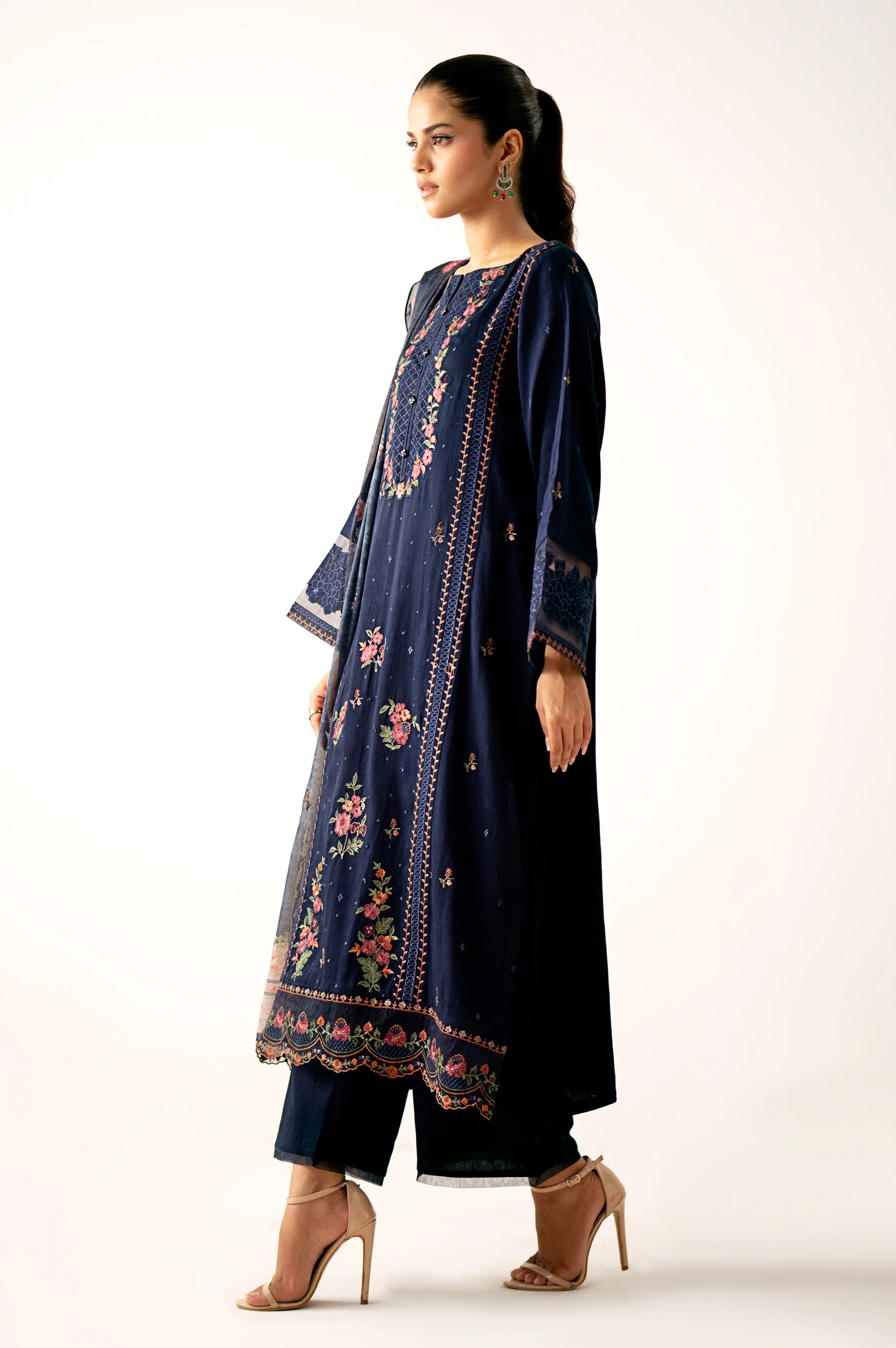 Unstitched 3 Piece Embroidered Oak Silk Suit - Image 4