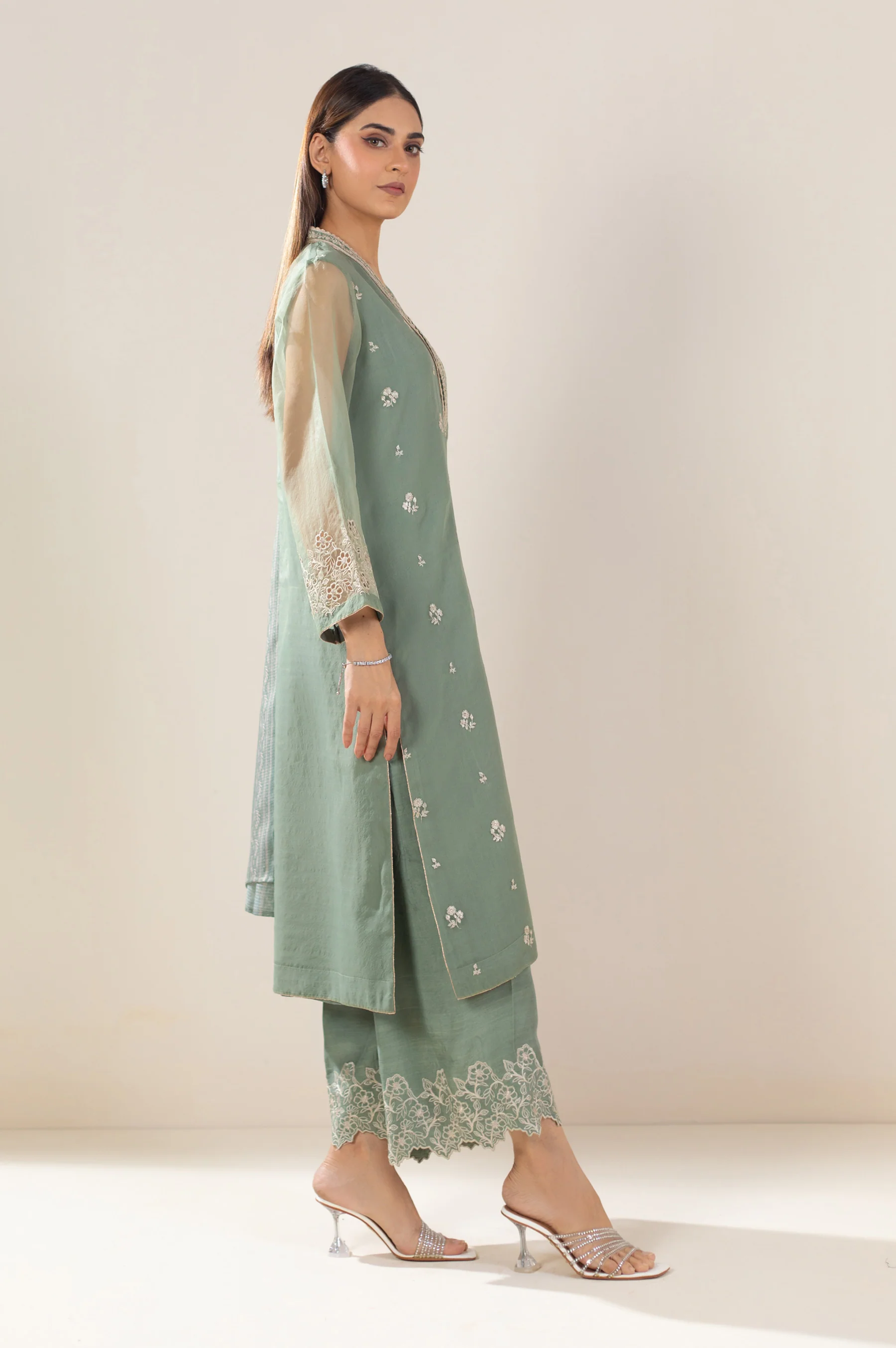Unstitched 3 Piece Embroidered Organza Suit - Image 3