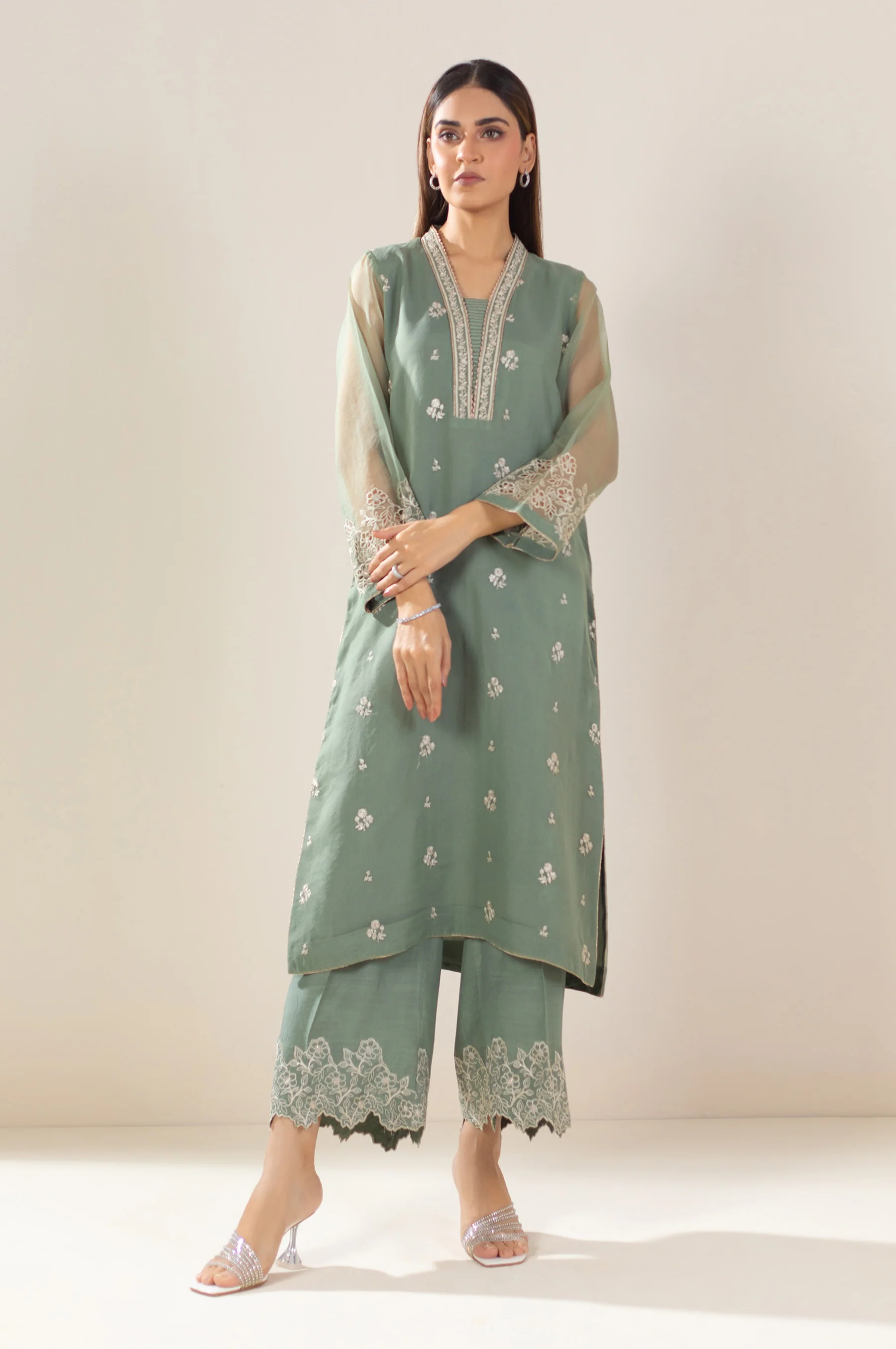 Unstitched 3 Piece Embroidered Organza Suit - Image 4