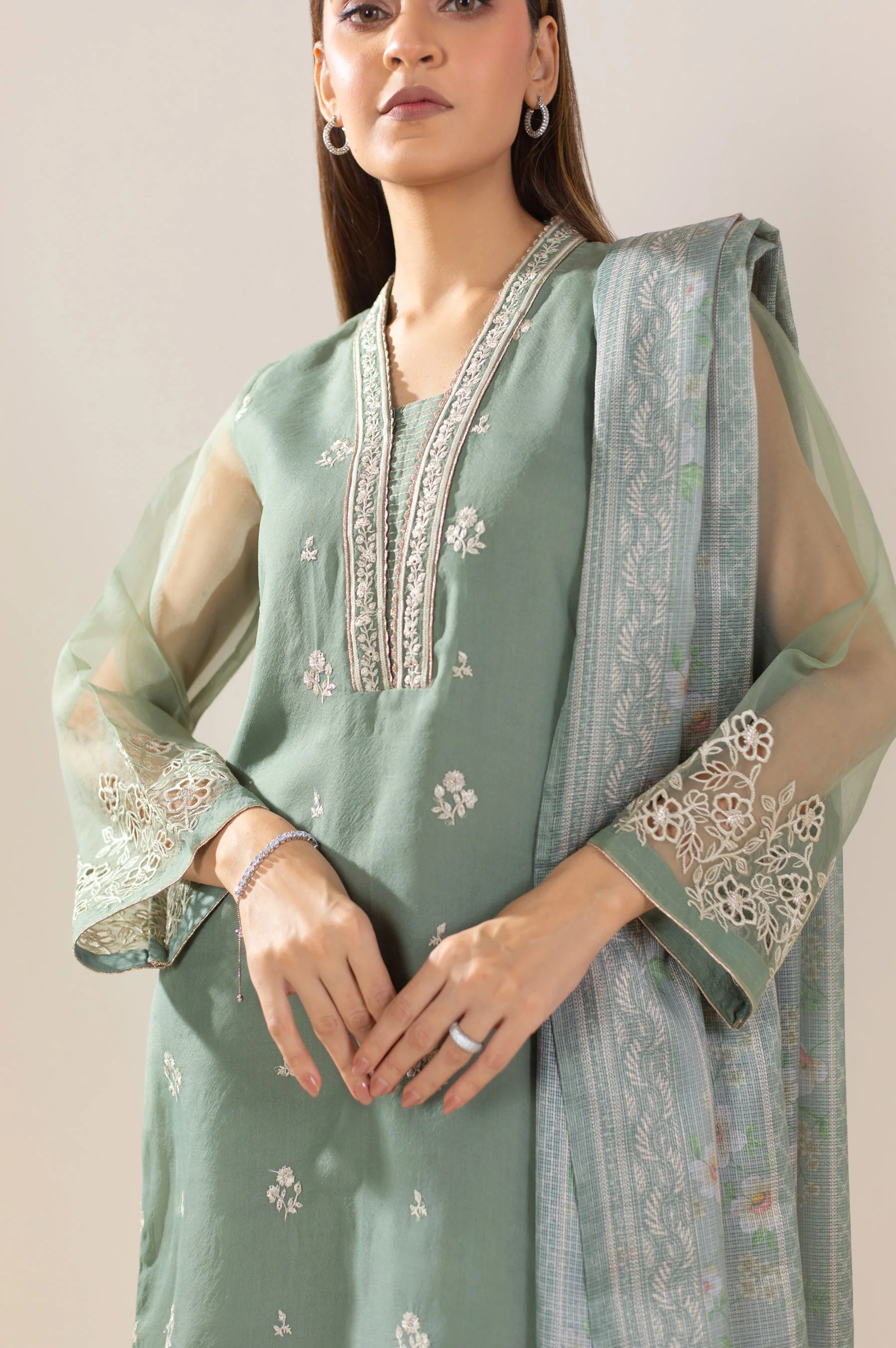 Unstitched 3 Piece Embroidered Organza Suit - Image 5