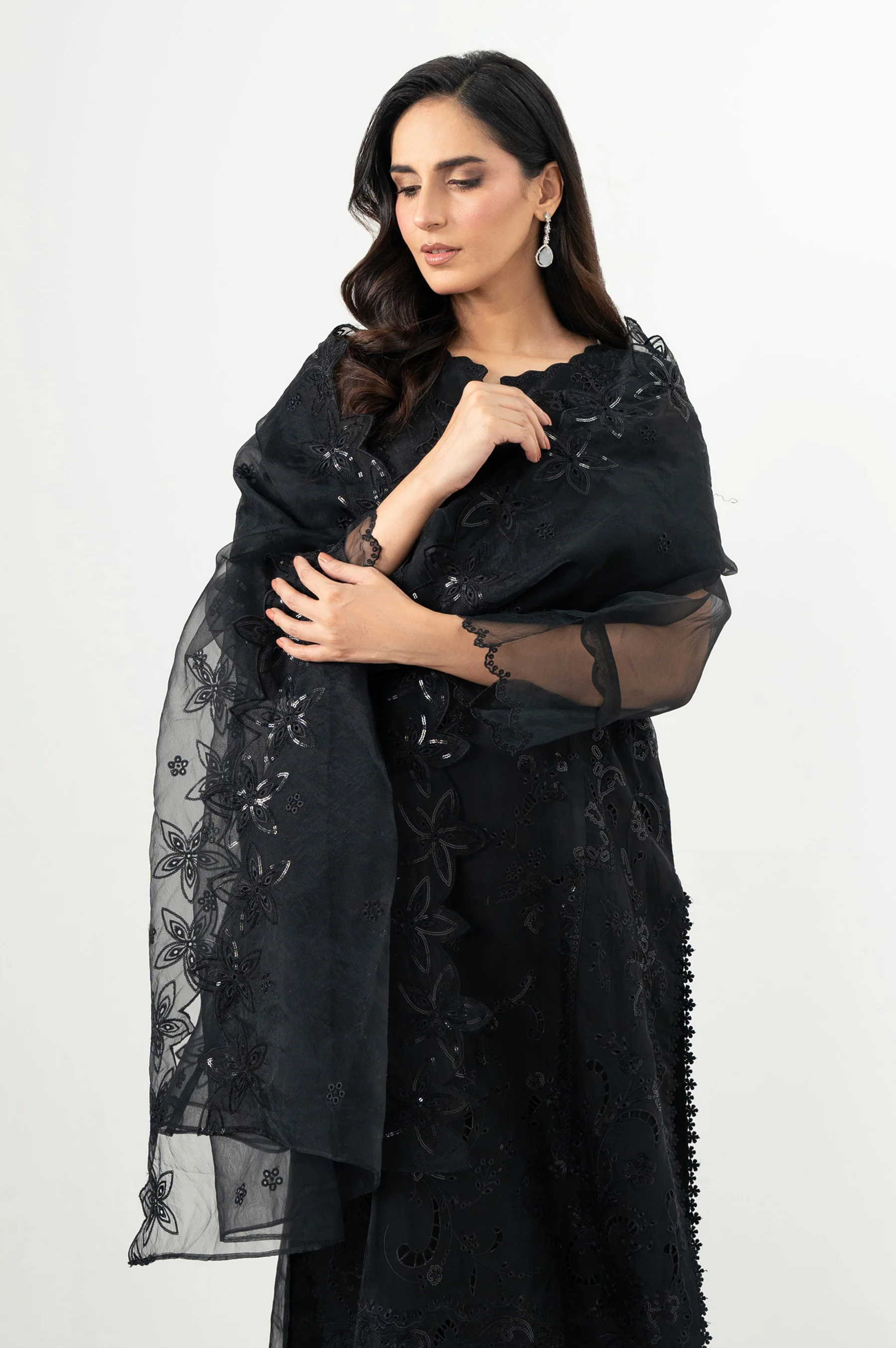 UNSTITCHED EMBROIDERED SUIT - Image 2