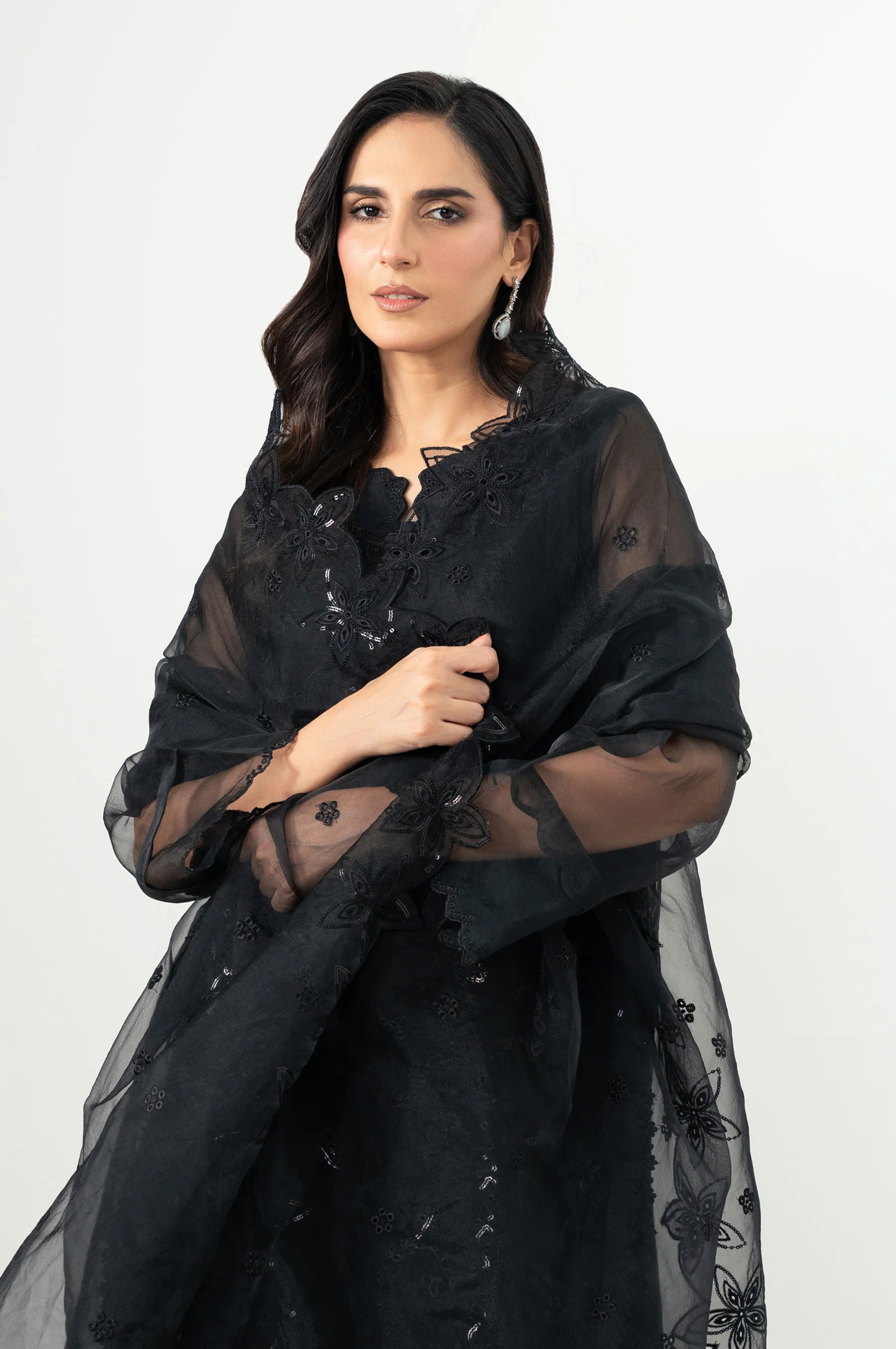 UNSTITCHED EMBROIDERED SUIT - Image 6