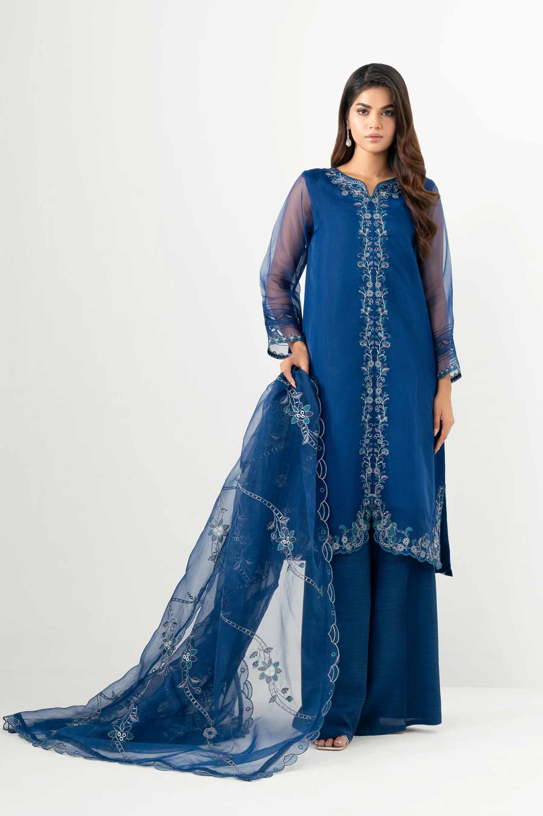 UNSTITCHED EMBROIDERED SUIT - Image 5