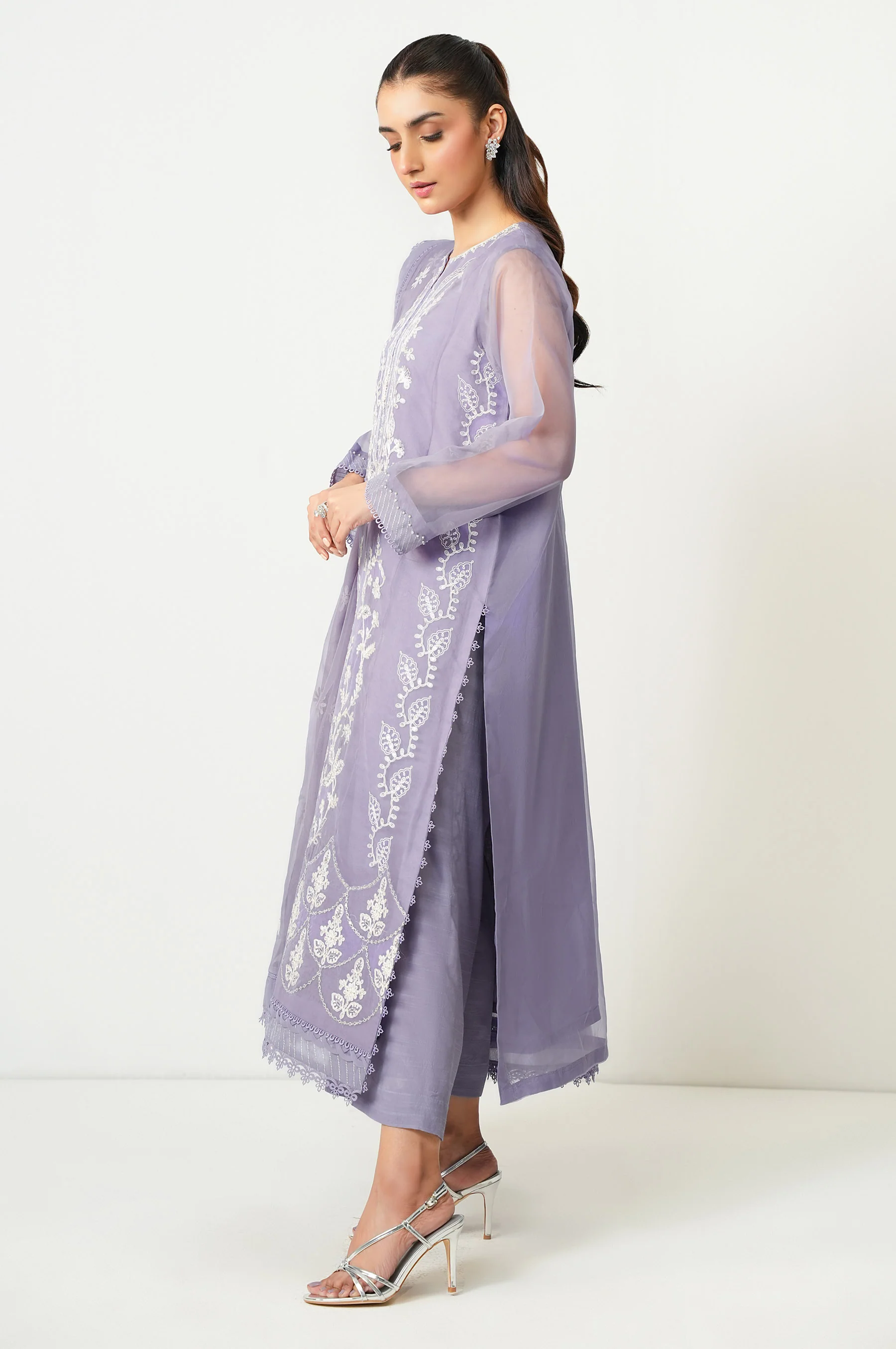 UNSTITCHED EMBROIDERED SUIT - Image 5