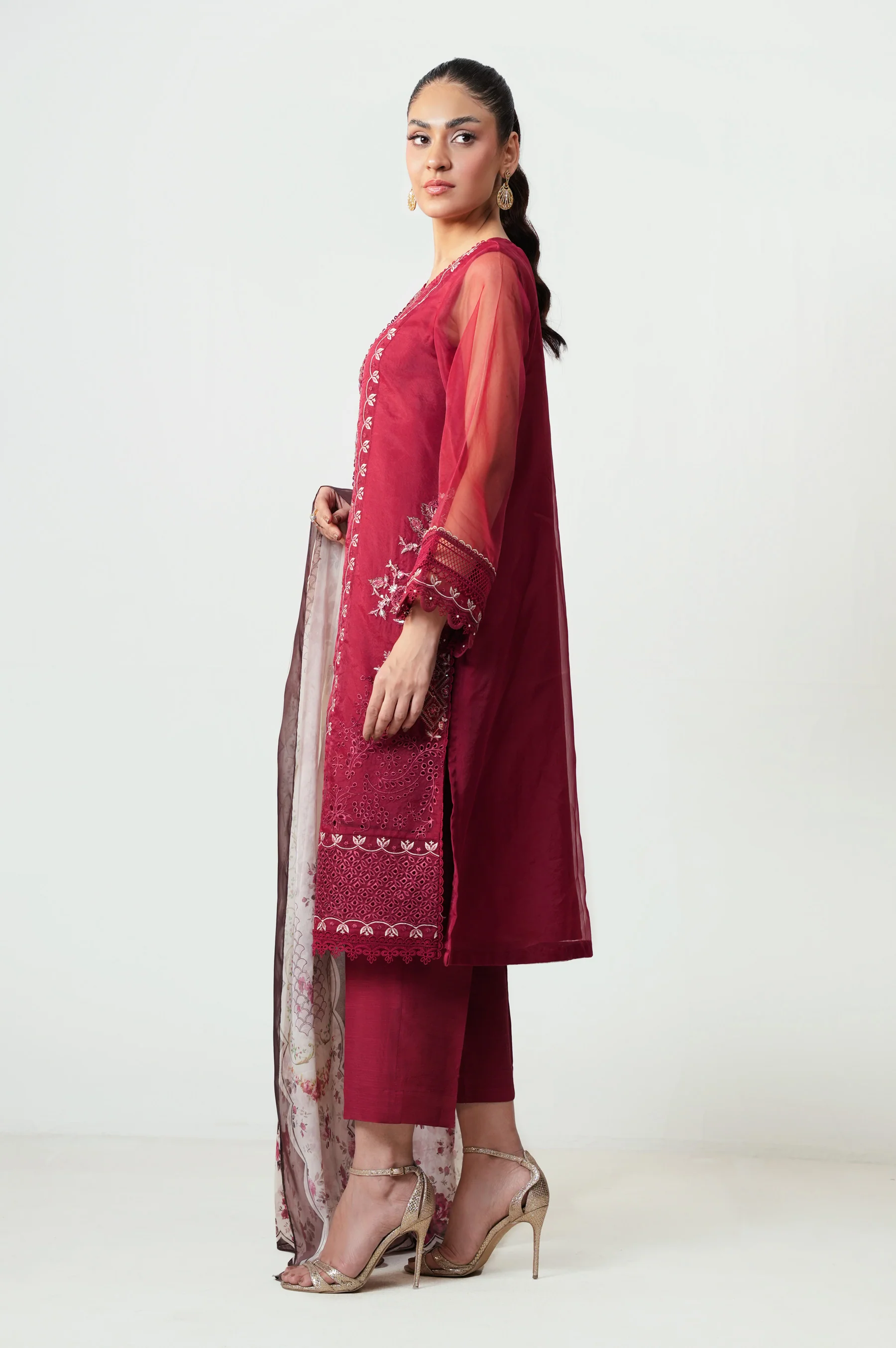 UNSTITCHED EMBROIDERED SUIT - Image 2