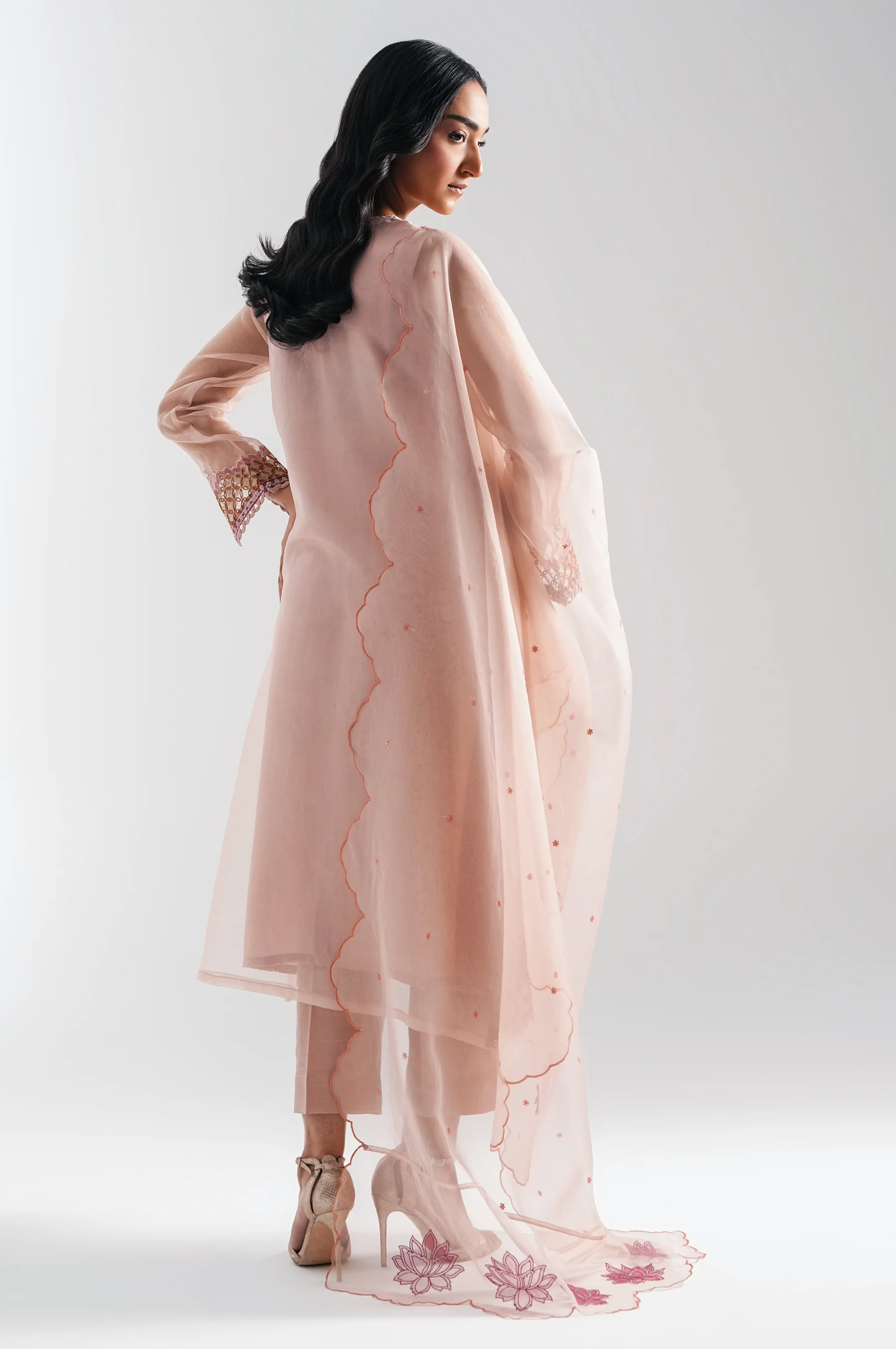 UNSTITCHED EMBROIDERED SUIT - Image 5
