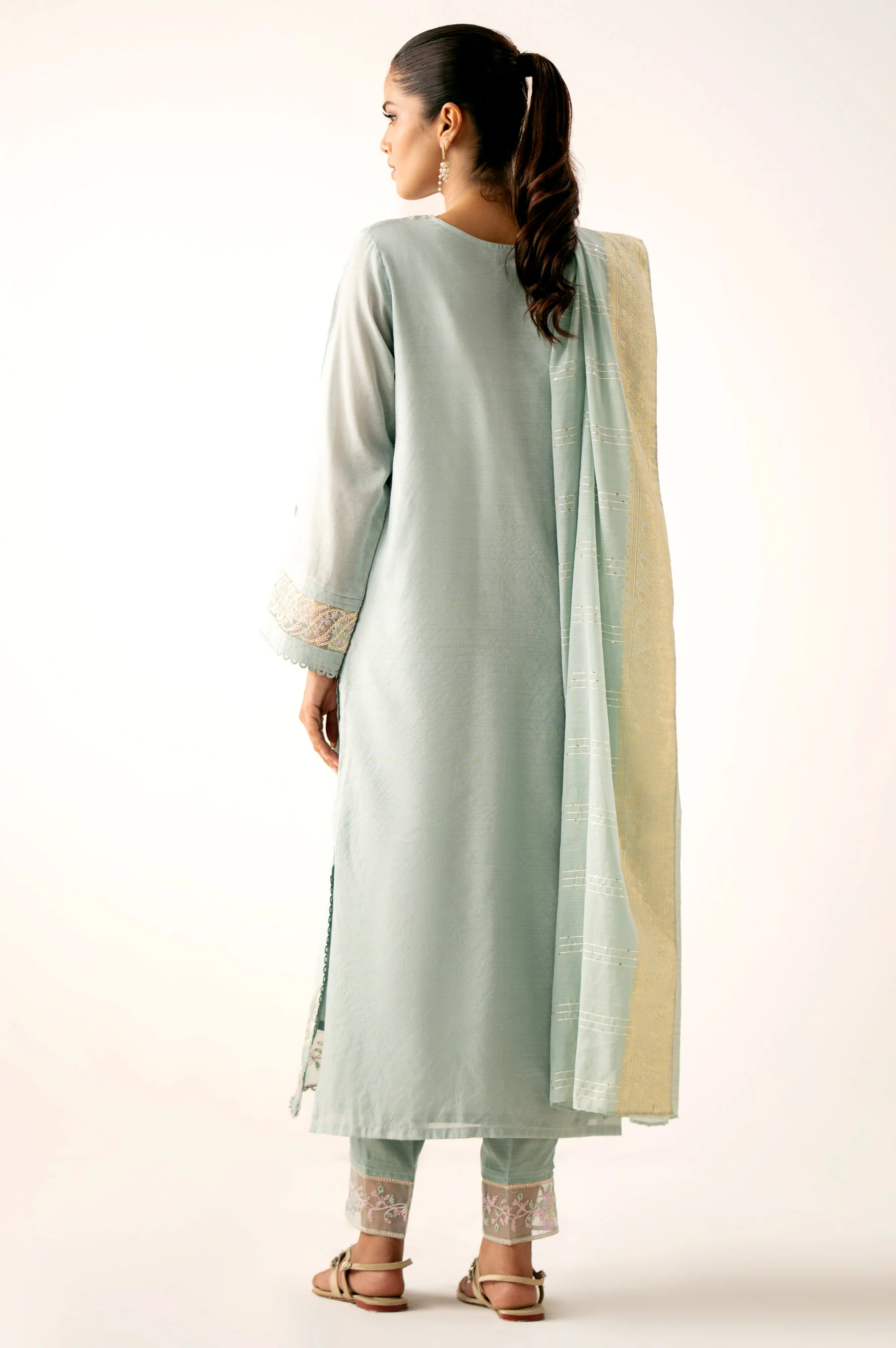 UNSTITCHED EMBROIDERED SUIT - Image 3