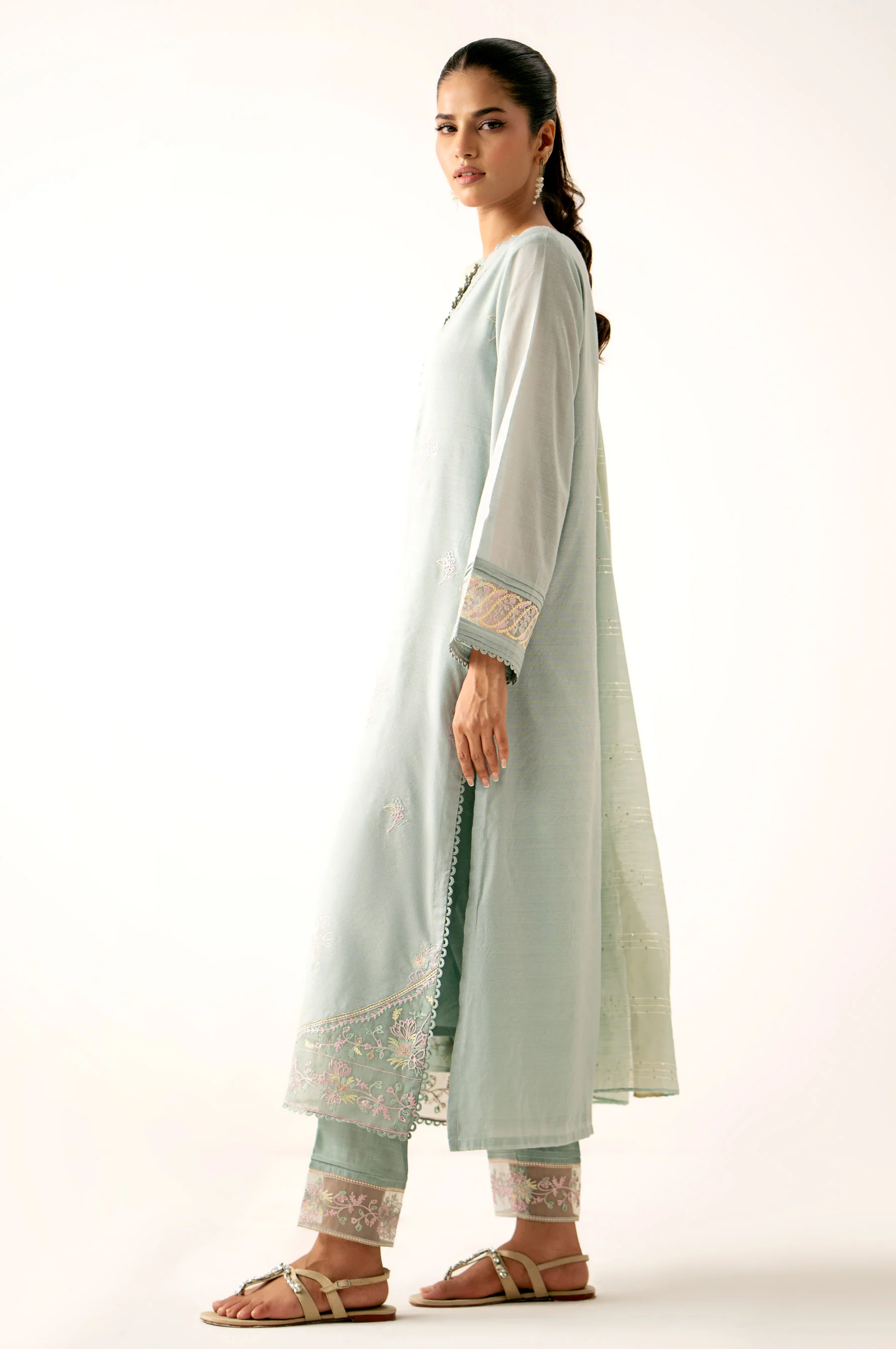 UNSTITCHED EMBROIDERED SUIT - Image 5